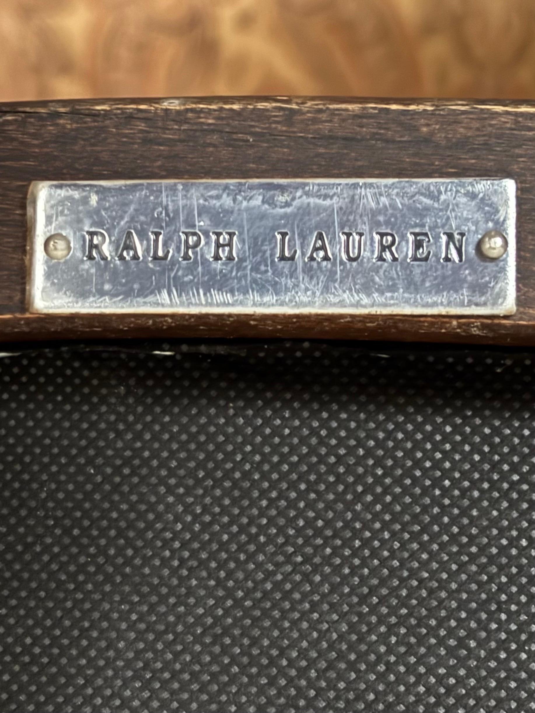 Pareja de sillones Luis XVI Henredon para Ralph Lauren Latón en venta