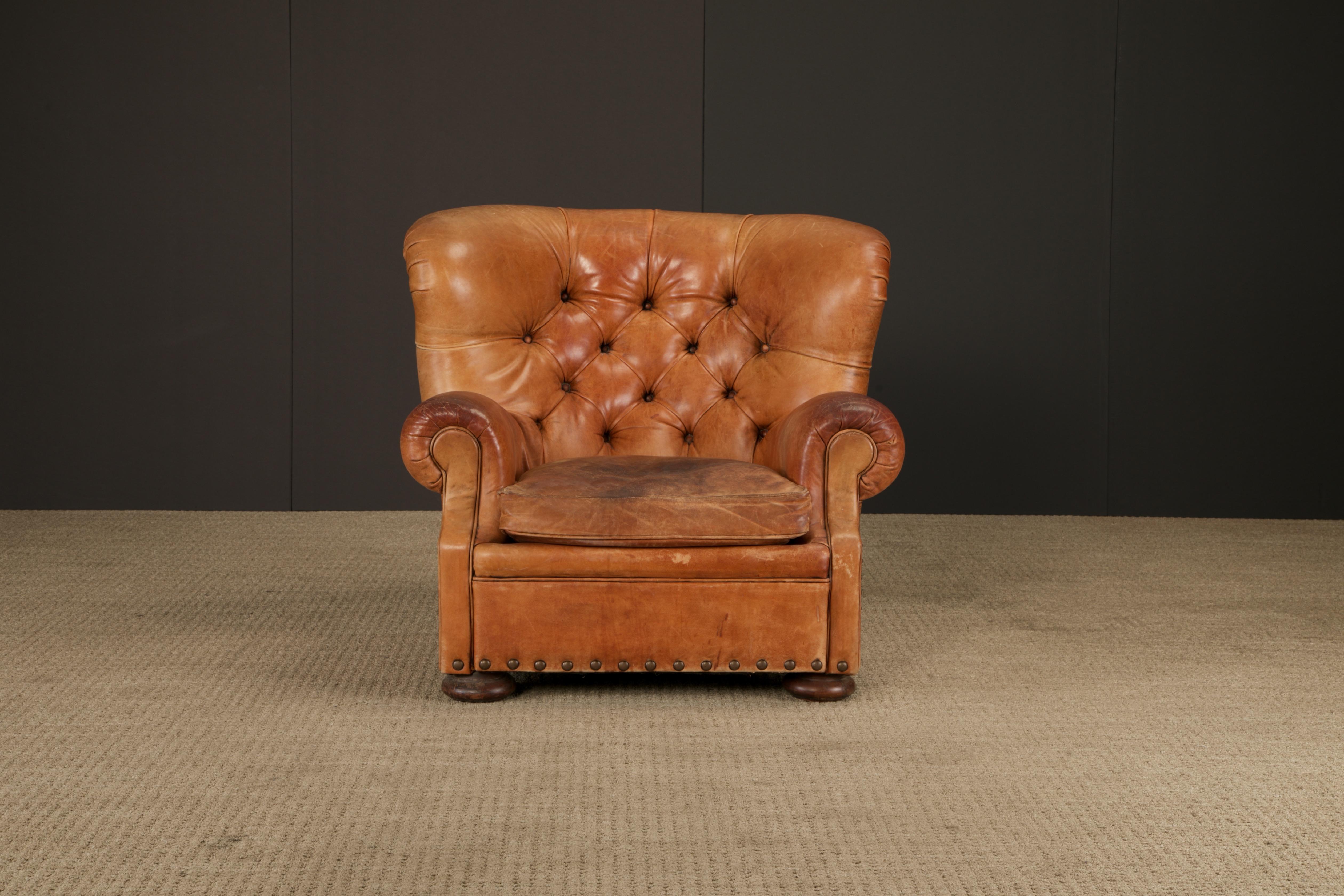 Questa splendida sedia club wingback 'Writers' di Henredon per Ralph Lauren ha una pelle incredibile, molto spessa e di qualità. Le sedie da scrittore originali vendute da Ralph Lauren sono state prodotte da Henredon negli Stati Uniti per molti