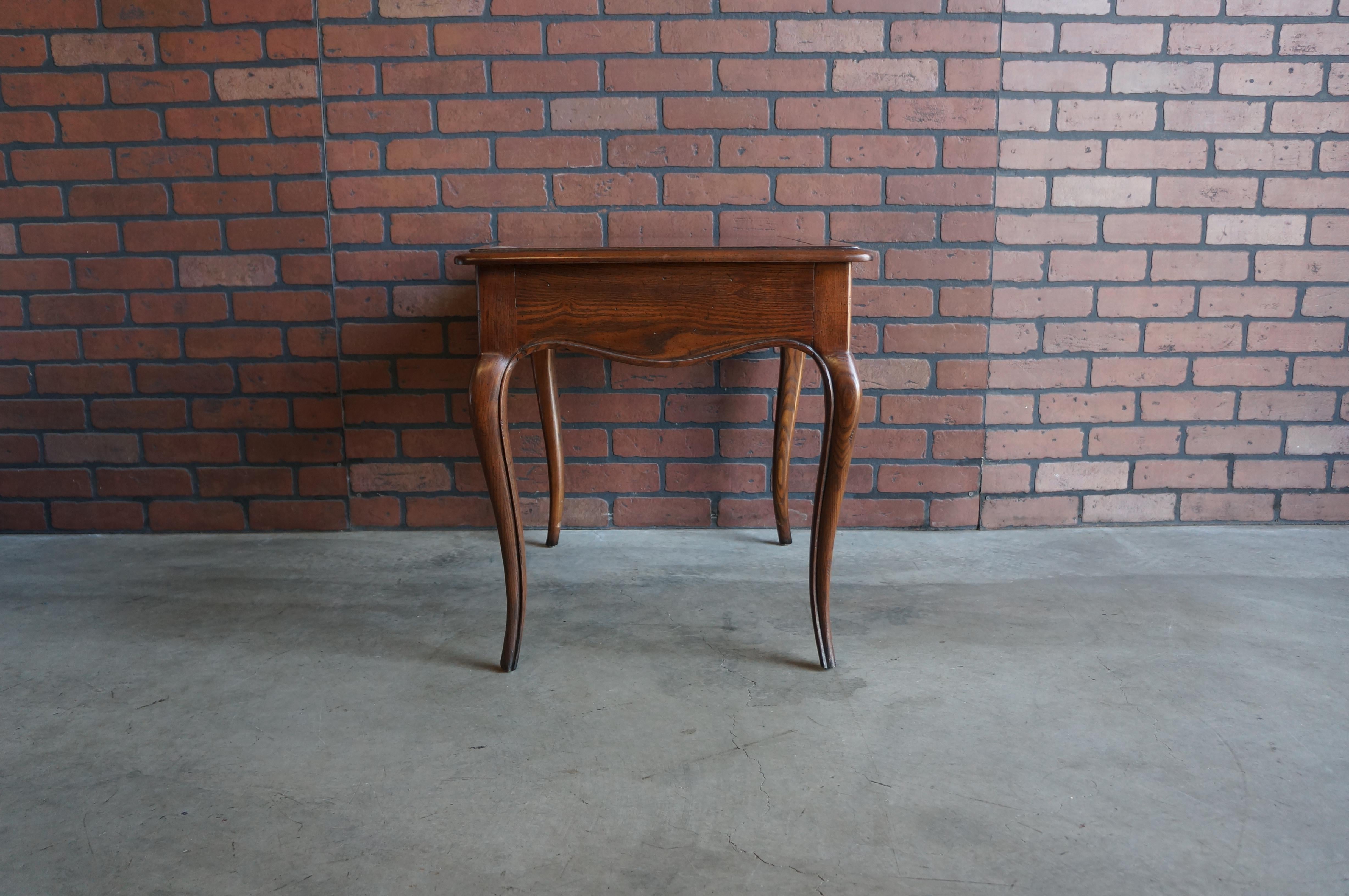 20th Century Henredon Four Centuries End Table For Sale