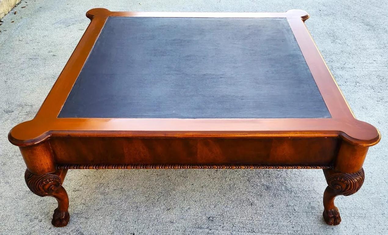 Henredon Französischer Couchtisch im Angebot 2