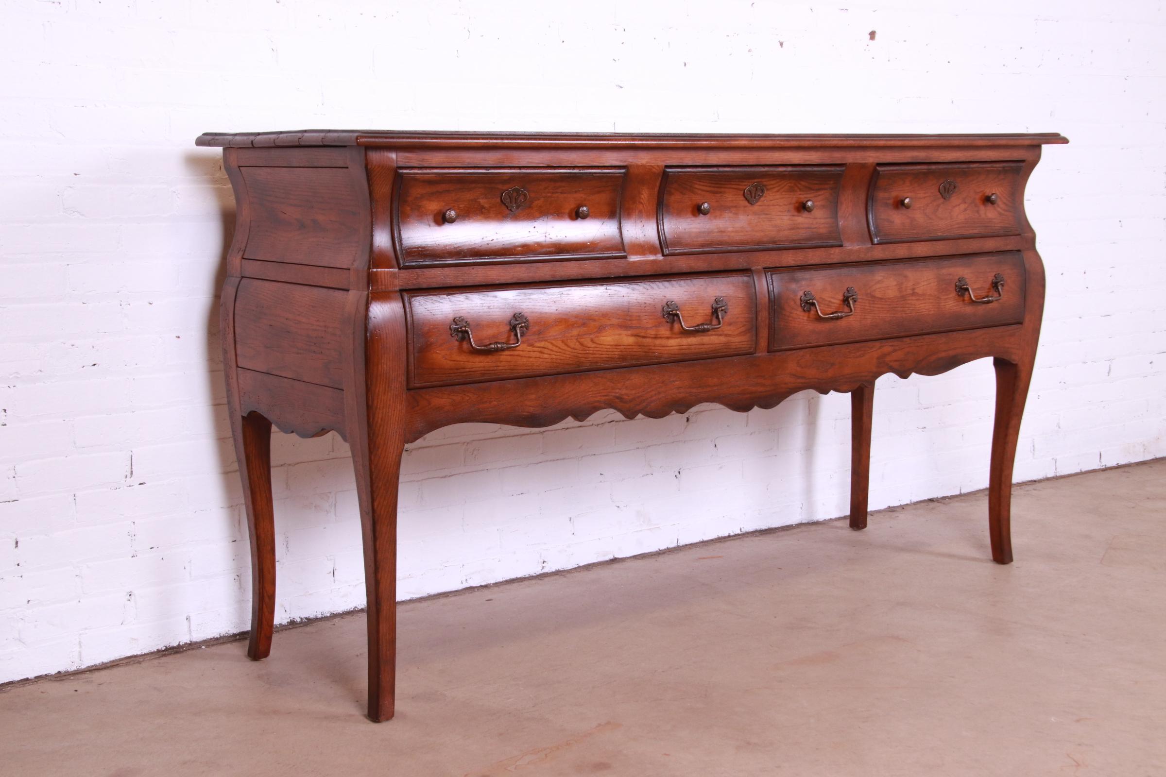 Henredon French Country Oak Bombay Form Sideboard Credenza In Good Condition In South Bend, IN