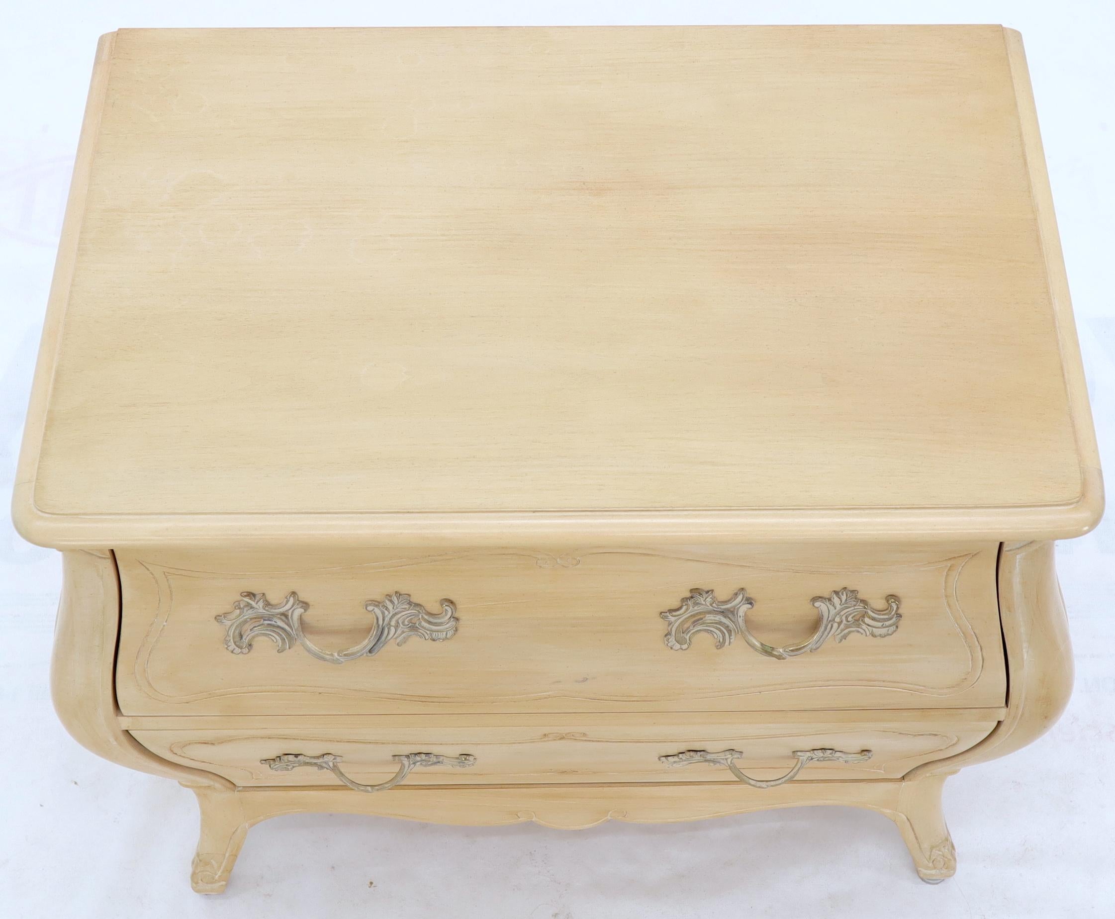 Henredon French Country White Wash Finish Bombe Nightstands End Side Tables 3