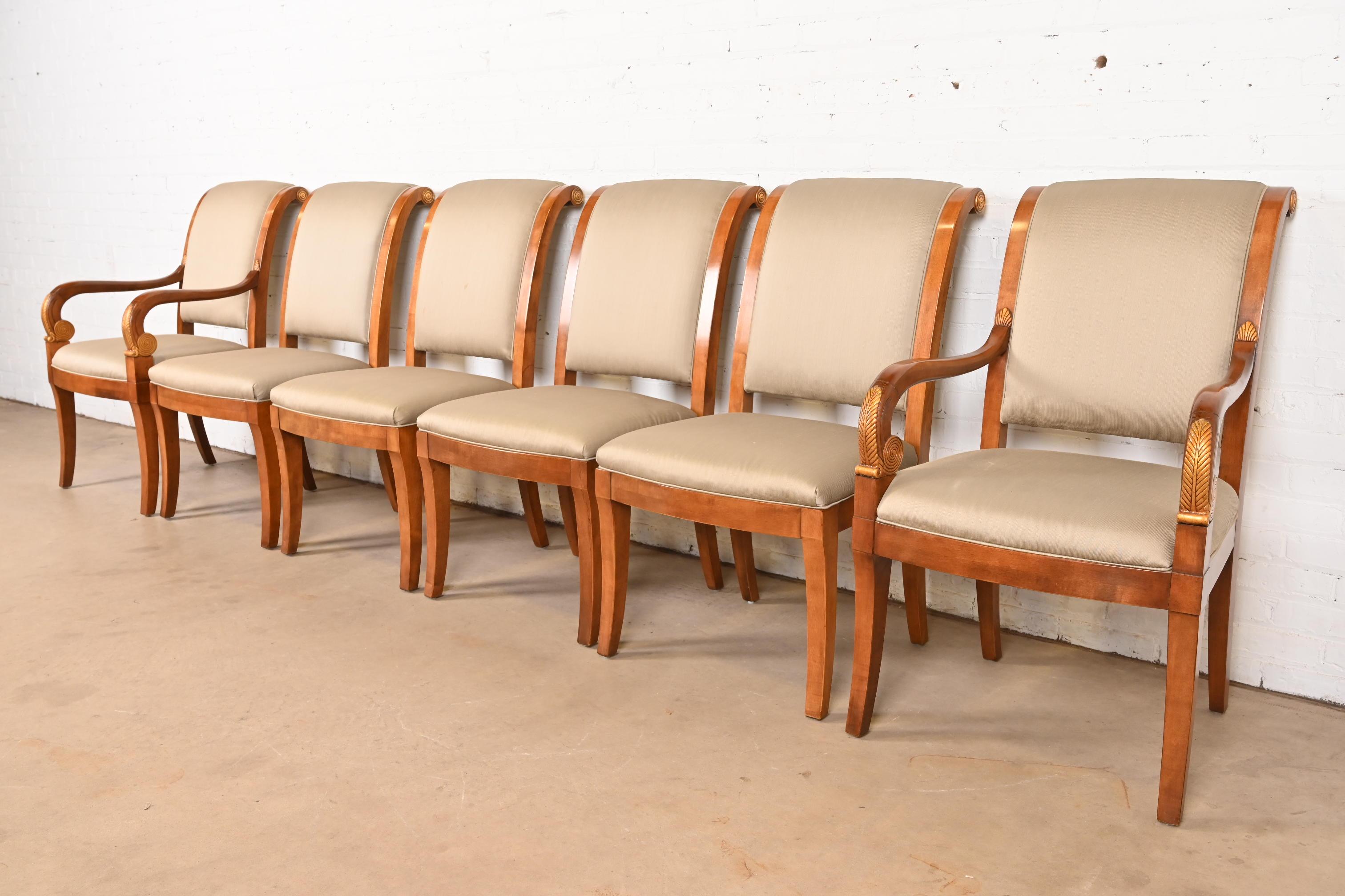Paire de chaises d'appoint ou de salle à manger en noyer et bois doré de style Empire français, Henredon en vente 6