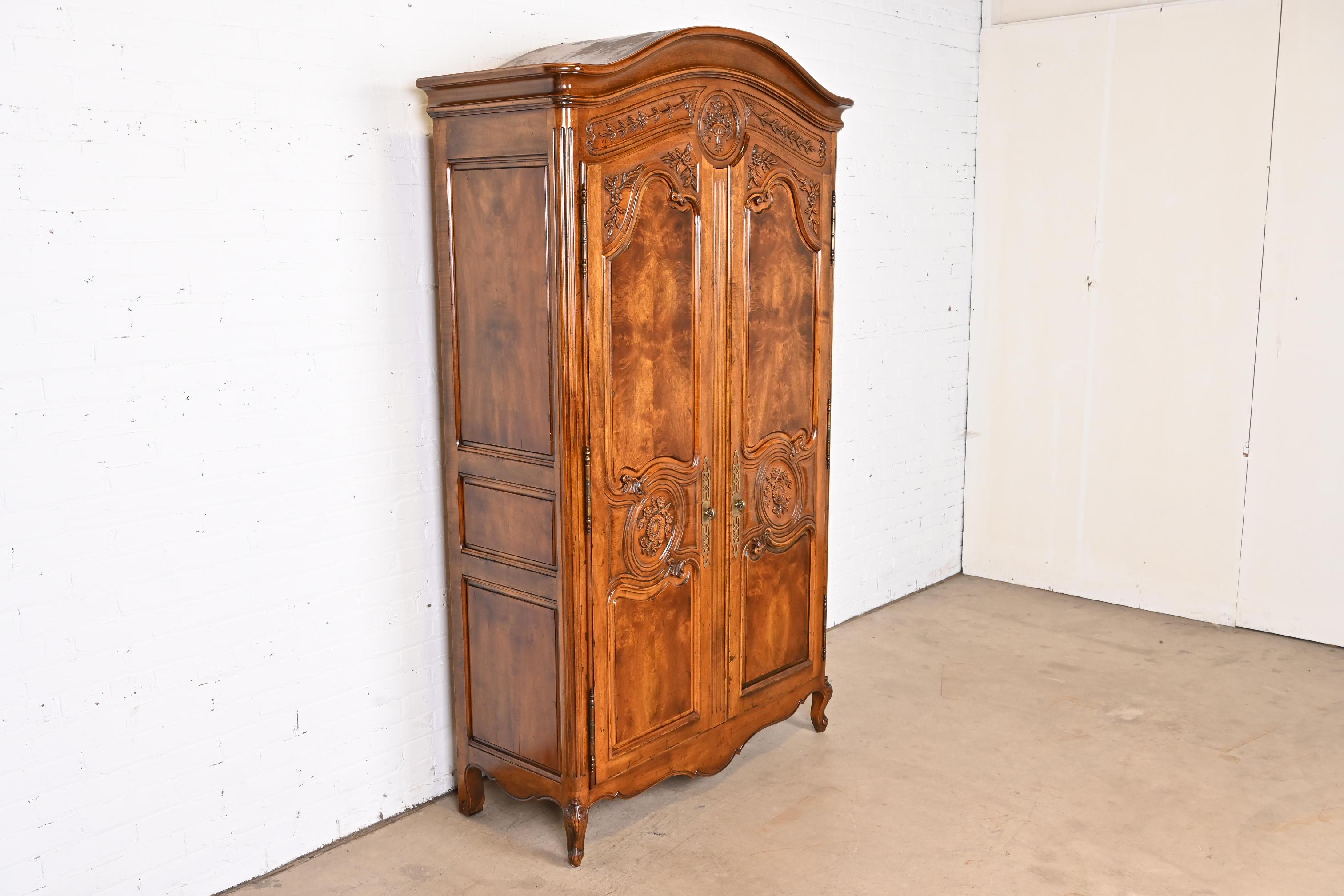 Henredon French Provincial Louis XV Burled Walnut Armoire Dresser In Good Condition In South Bend, IN