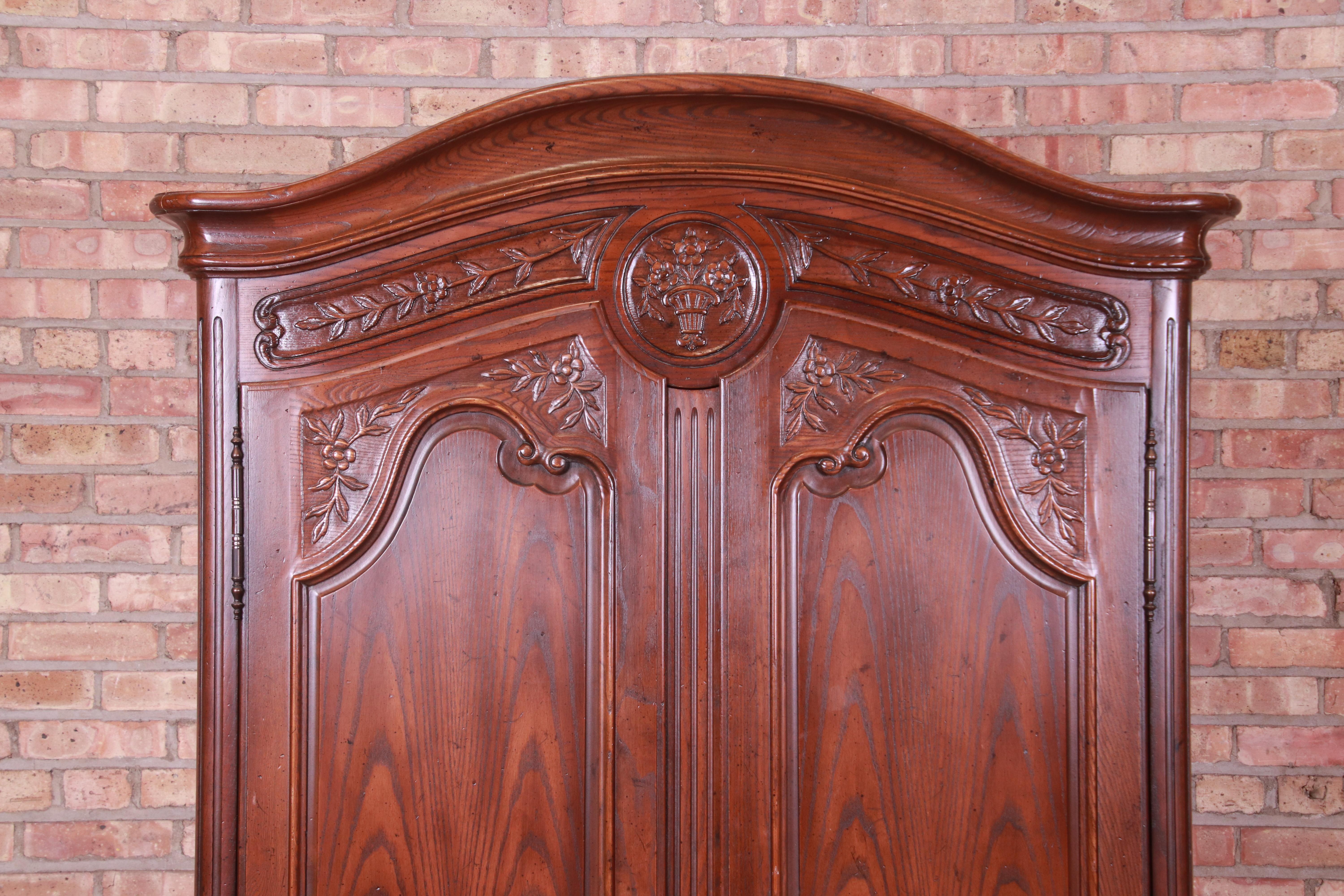 Henredon French Provincial Louis XV Carved Oak Armoire Dresser 6
