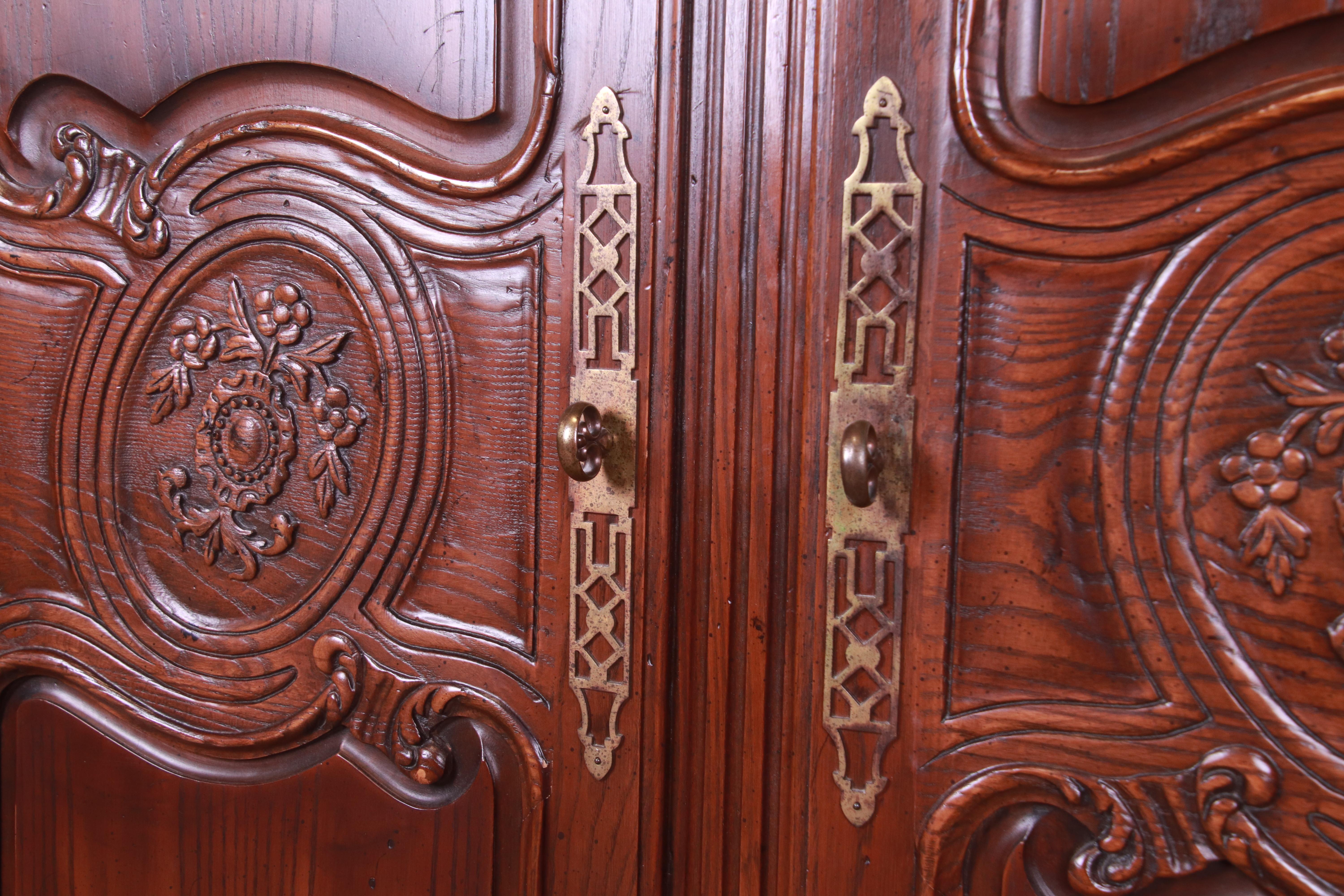 Henredon French Provincial Louis XV Carved Oak Armoire Dresser 8