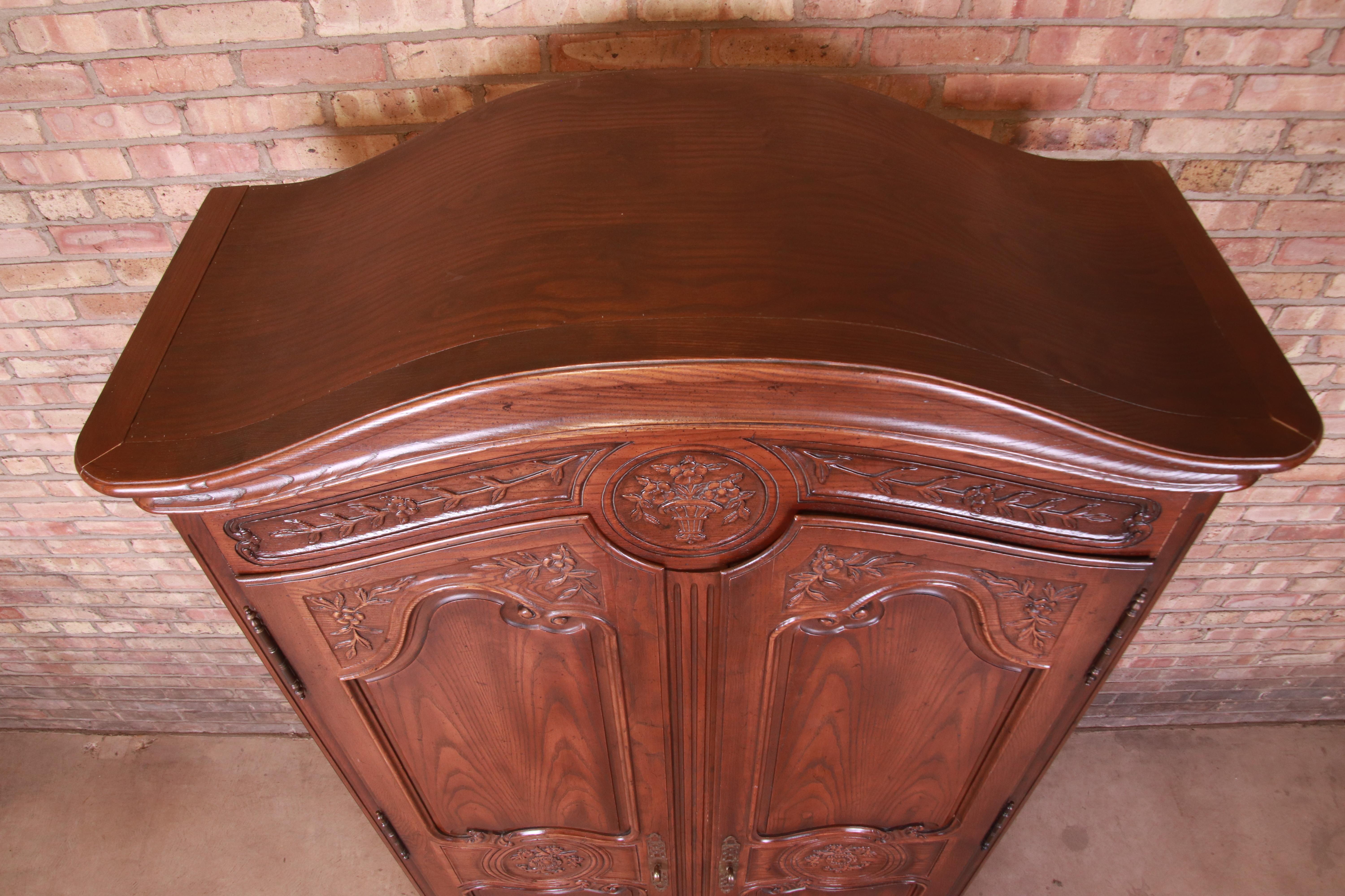 Henredon French Provincial Louis XV Carved Oak Armoire Dresser 11