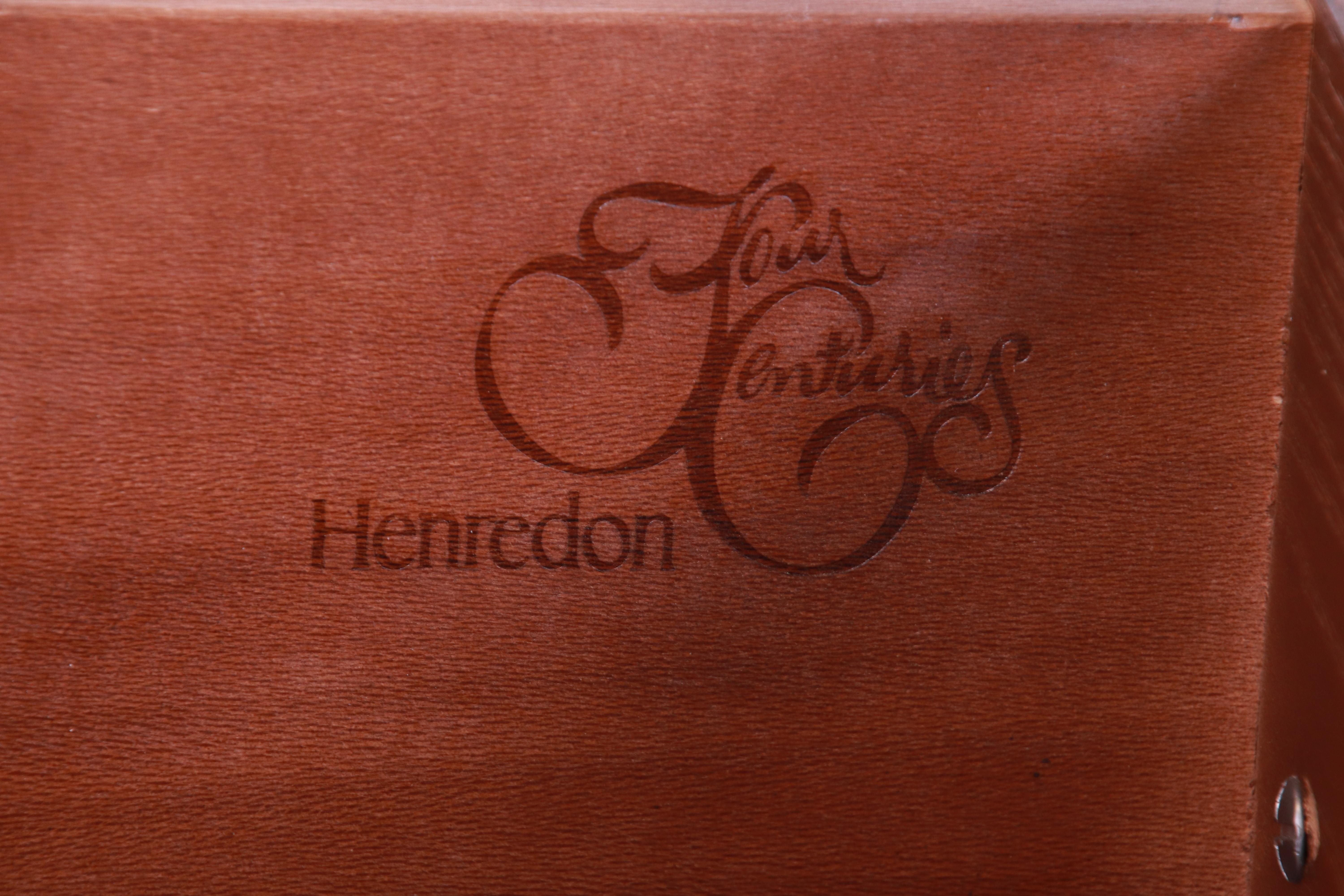 Henredon French Provincial Louis XV Carved Oak Bedside Chest For Sale 6