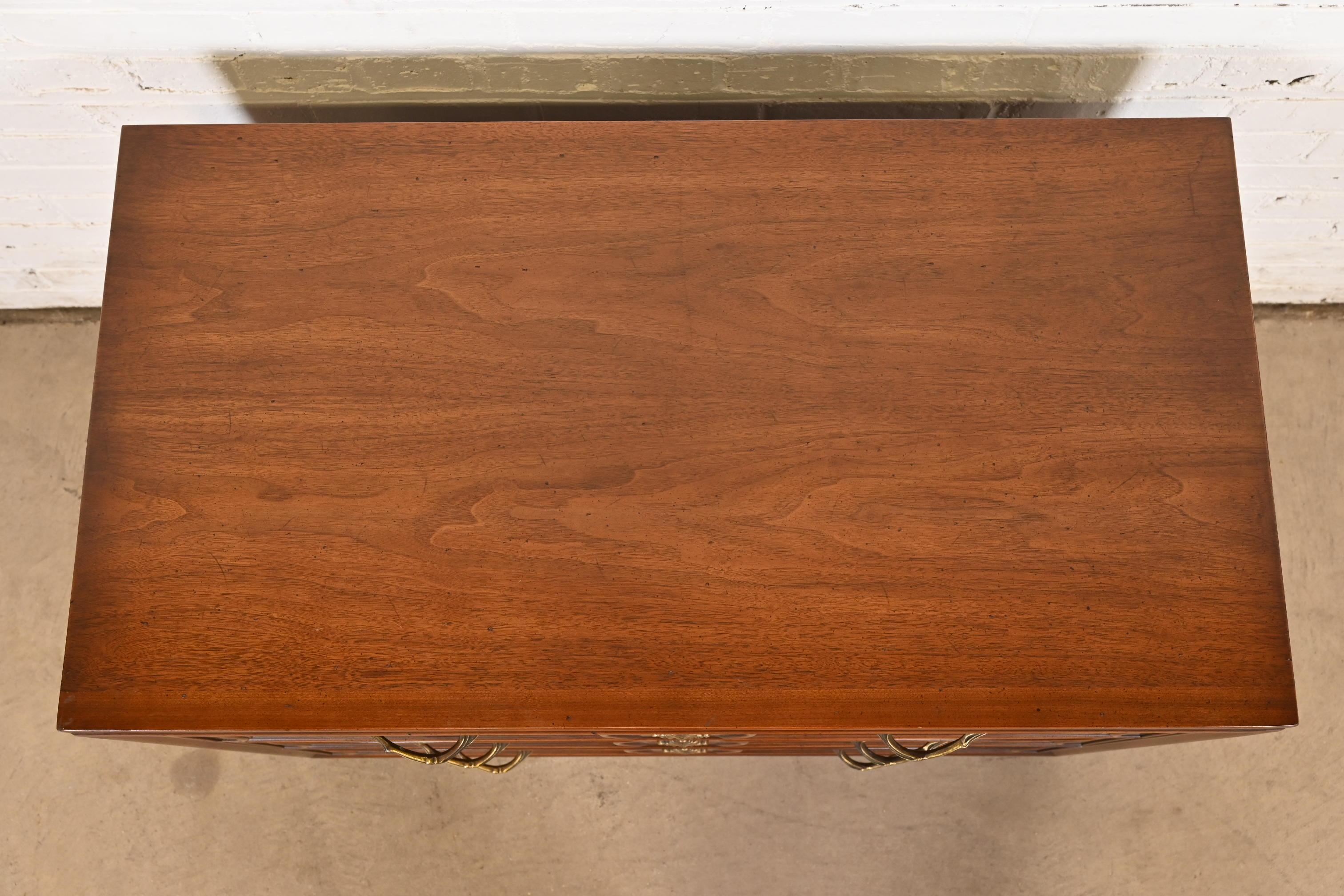 Henredon French Provincial Louis XV Carved Walnut Chest of Drawers, Circa 1960s For Sale 4