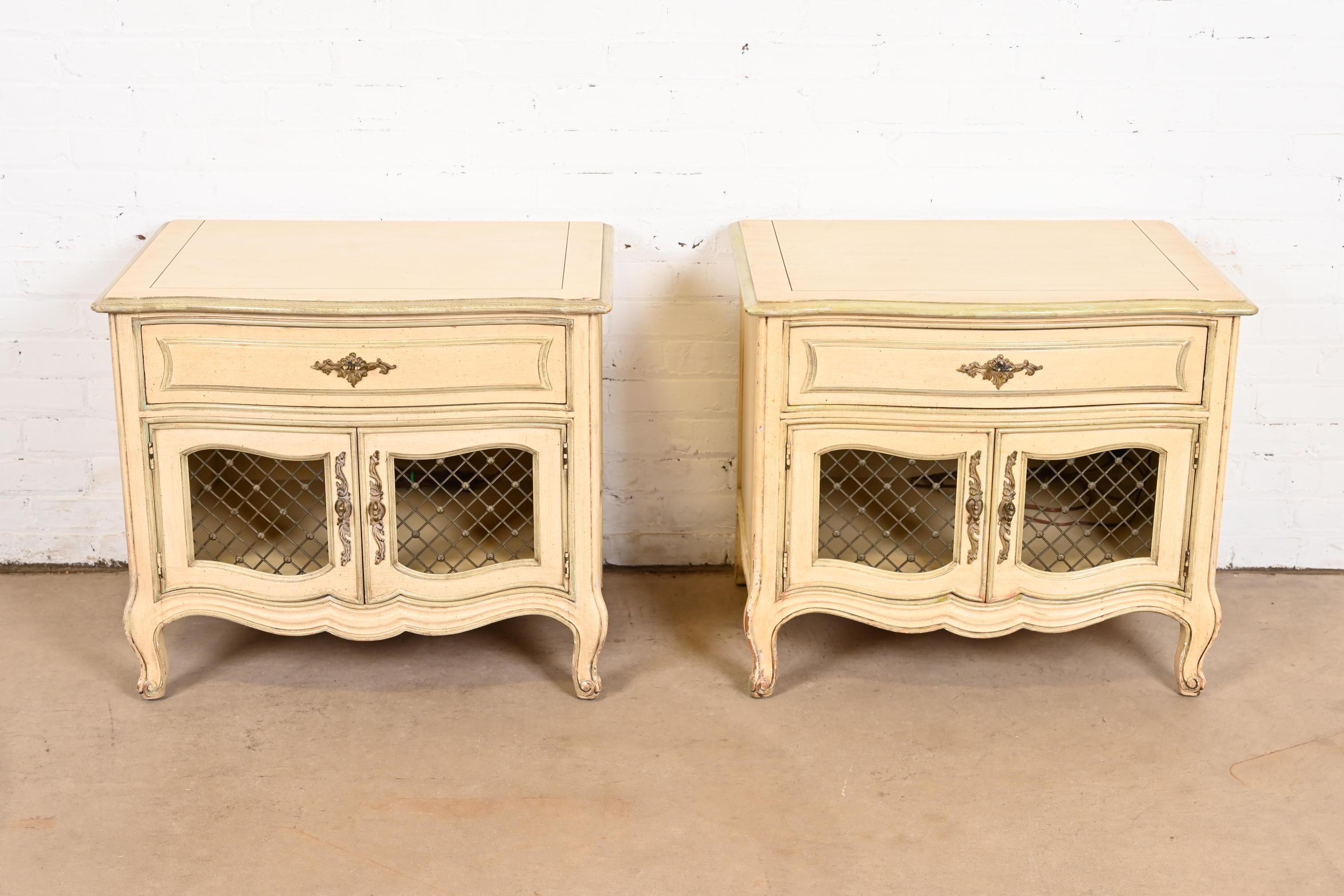 American Henredon French Provincial Louis XV Cream and Light Green Lacquered Nightstands For Sale