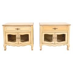 Henredon, Comodini laccati crema Luigi XV, Coppia