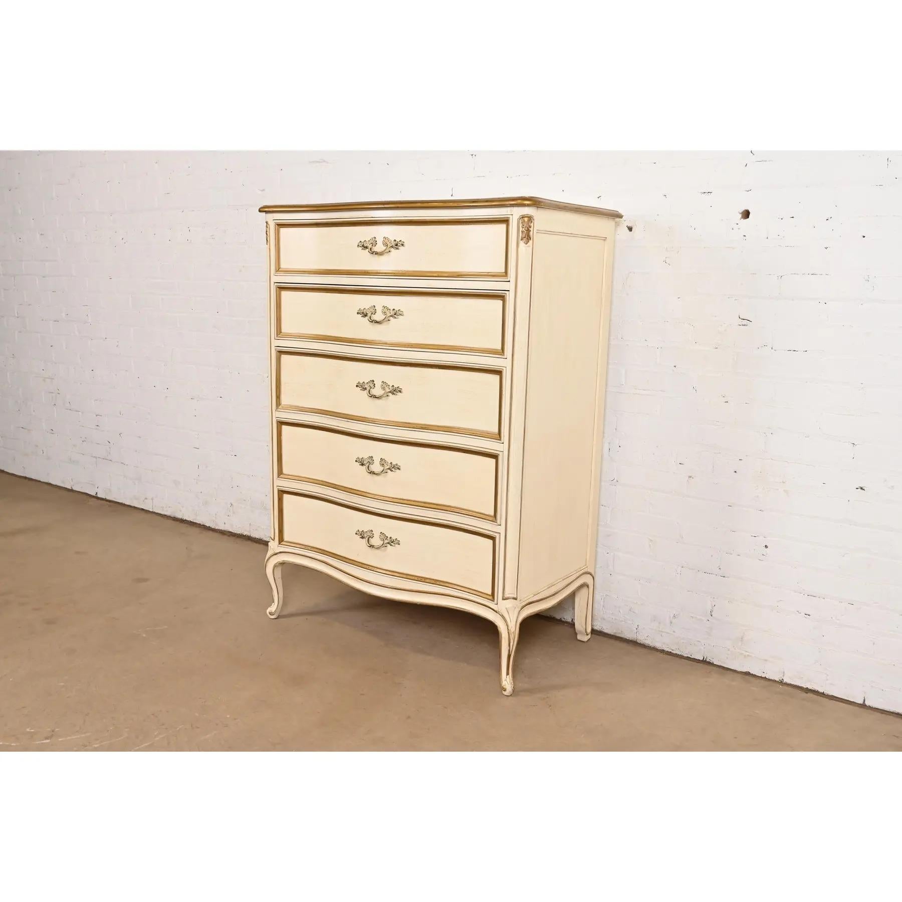 Américain Henredon French Provincial Louis XV Cream Lacquered Parcel Gilt Highboy Dresser en vente