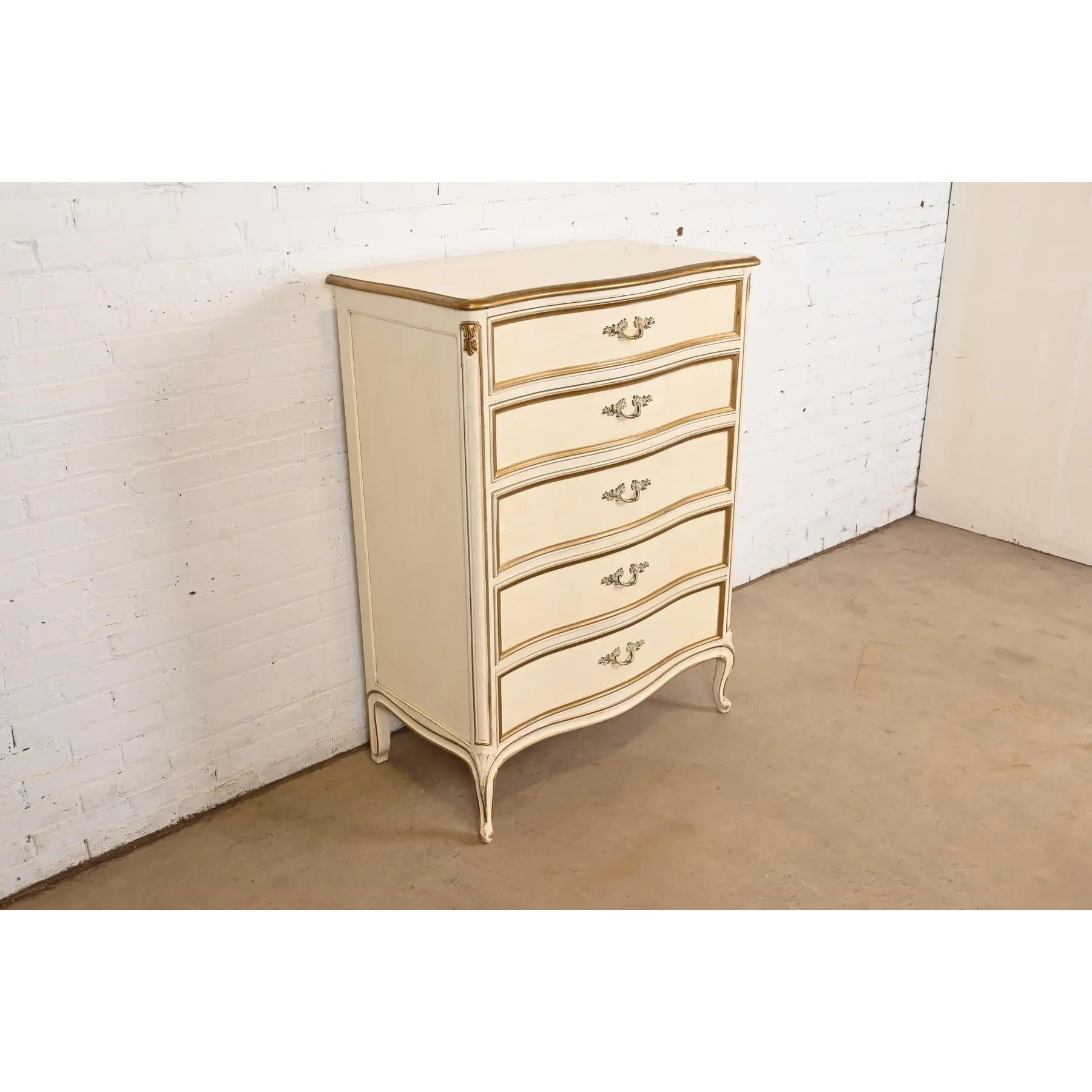 Henredon French Provincial Louis XV Cream Lacquered Parcel Gilt Highboy Dresser Bon état - En vente à South Bend, IN