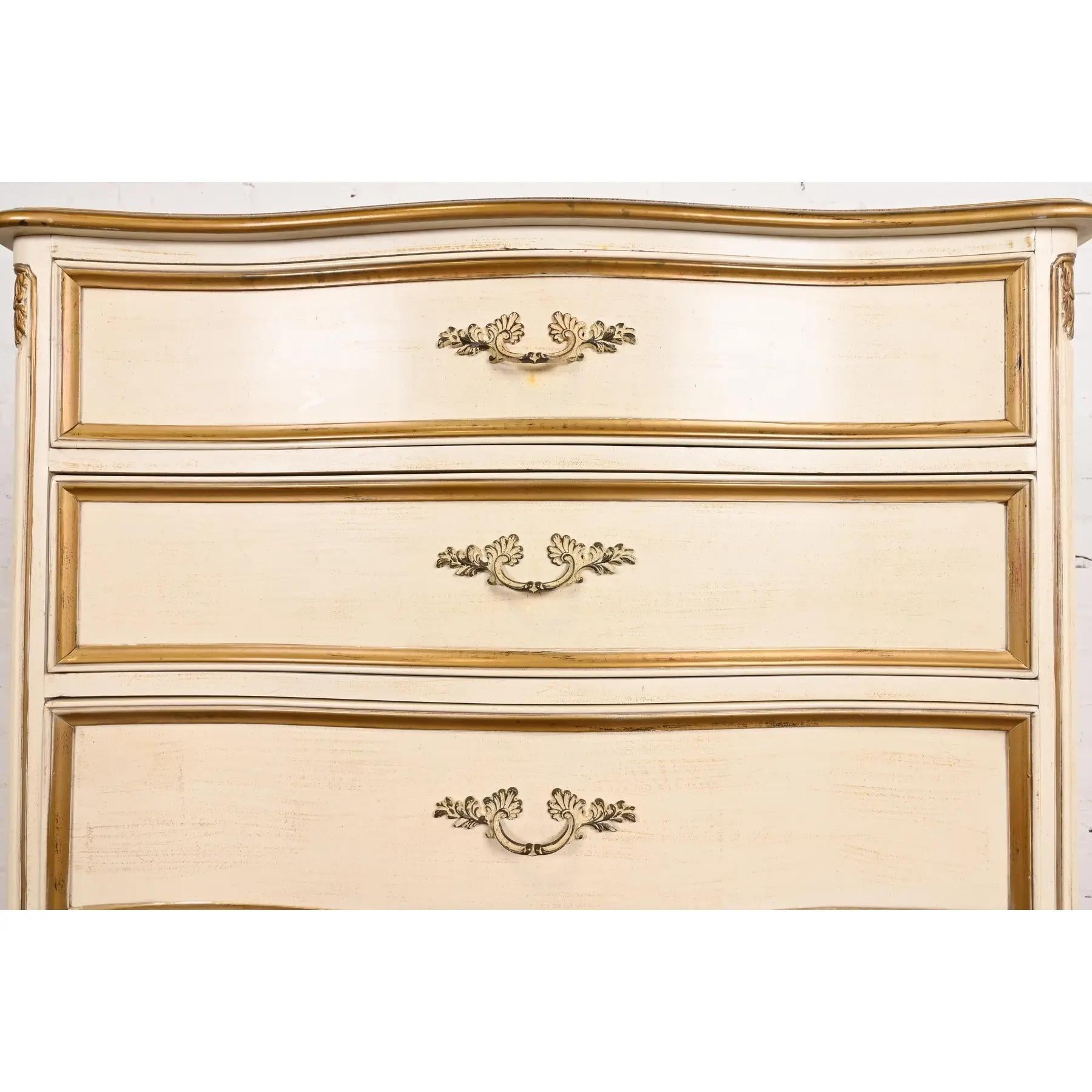 Henredon French Provincial Louis XV Cream Lacquered Parcel Gilt Highboy Dresser en vente 2