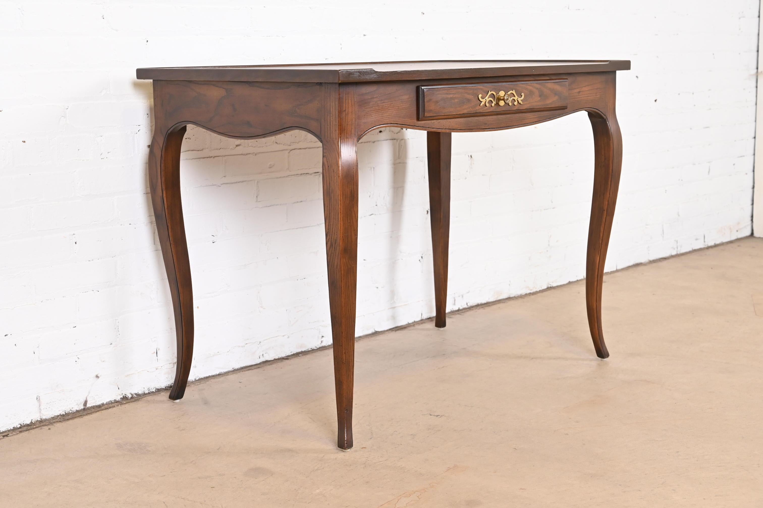Henredon French Provincial Louis XV Oak Writing Desk In Good Condition For Sale In South Bend, IN