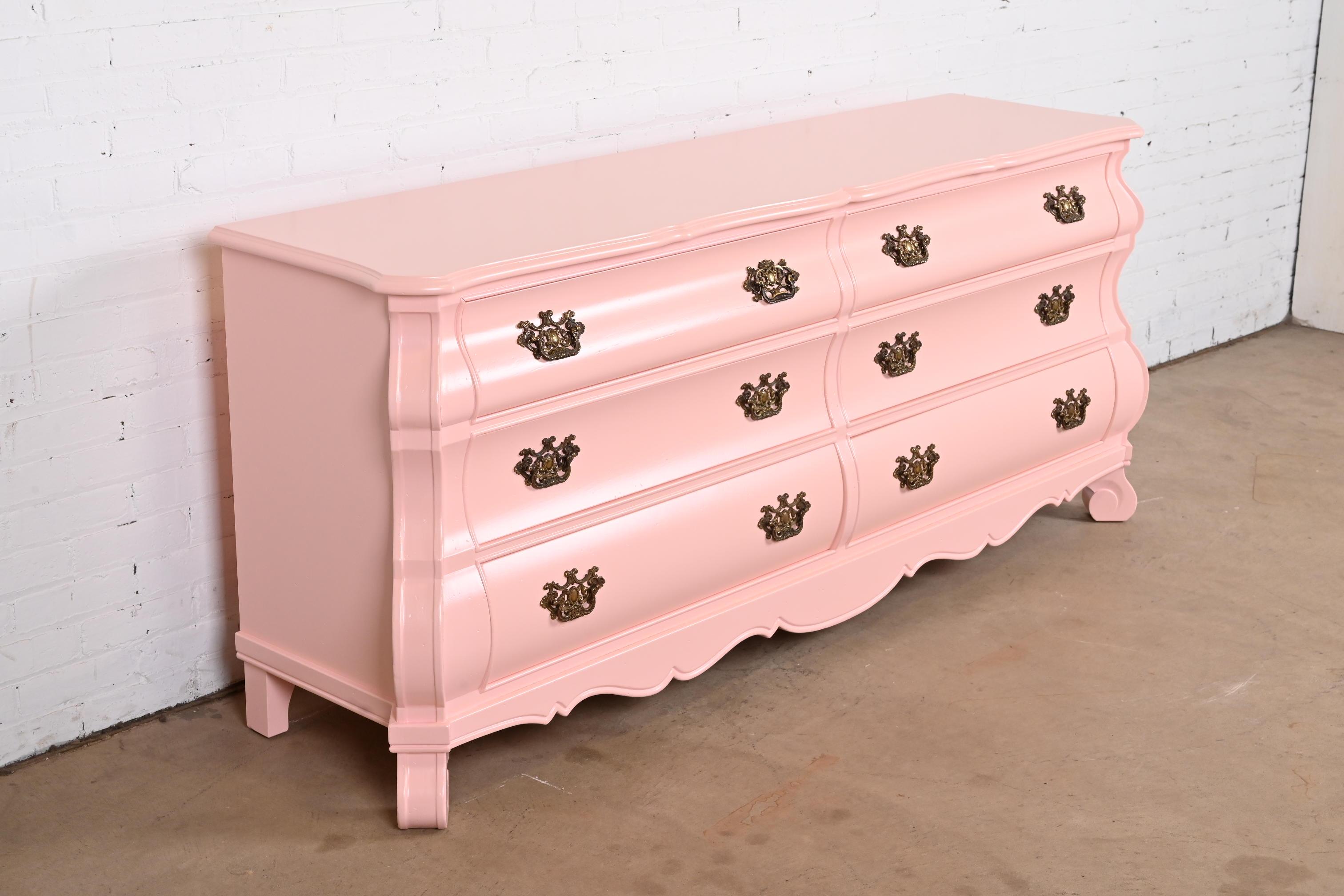 Henredon French Provincial Louis XV Pink Lacquered Bombay Form Double Dresser In Good Condition For Sale In South Bend, IN