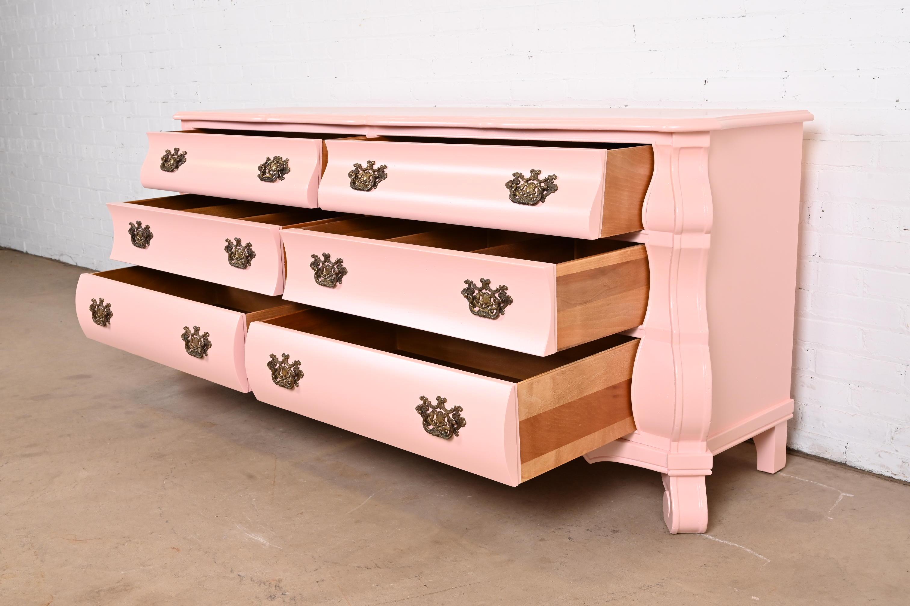 Mid-20th Century Henredon French Provincial Louis XV Pink Lacquered Bombay Form Double Dresser For Sale