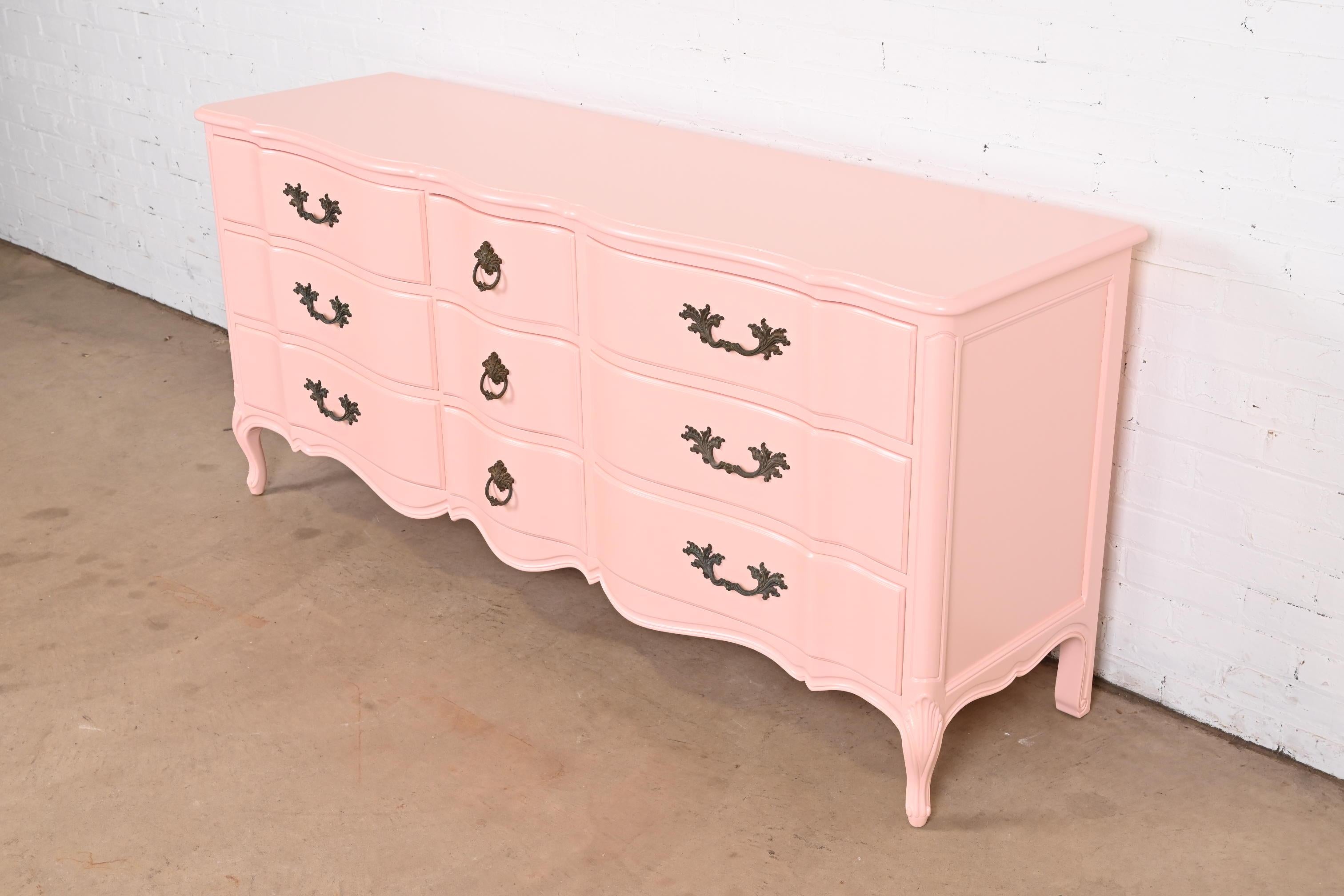 Mid-20th Century Henredon French Provincial Louis XV Pink Lacquered Dresser, Newly Refinished For Sale