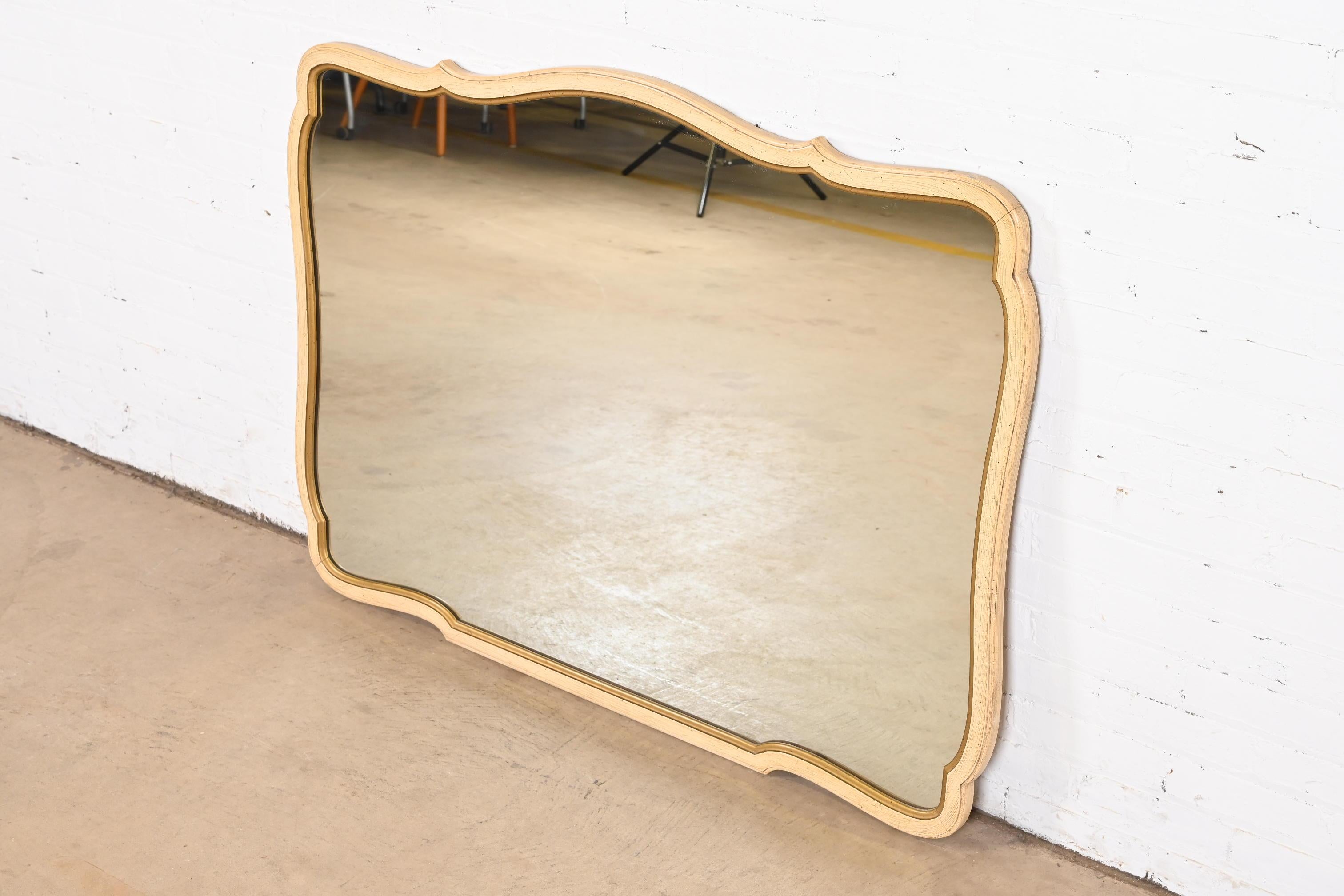 Henredon French Provincial Painted Wall Mirror, 1960s In Good Condition In South Bend, IN