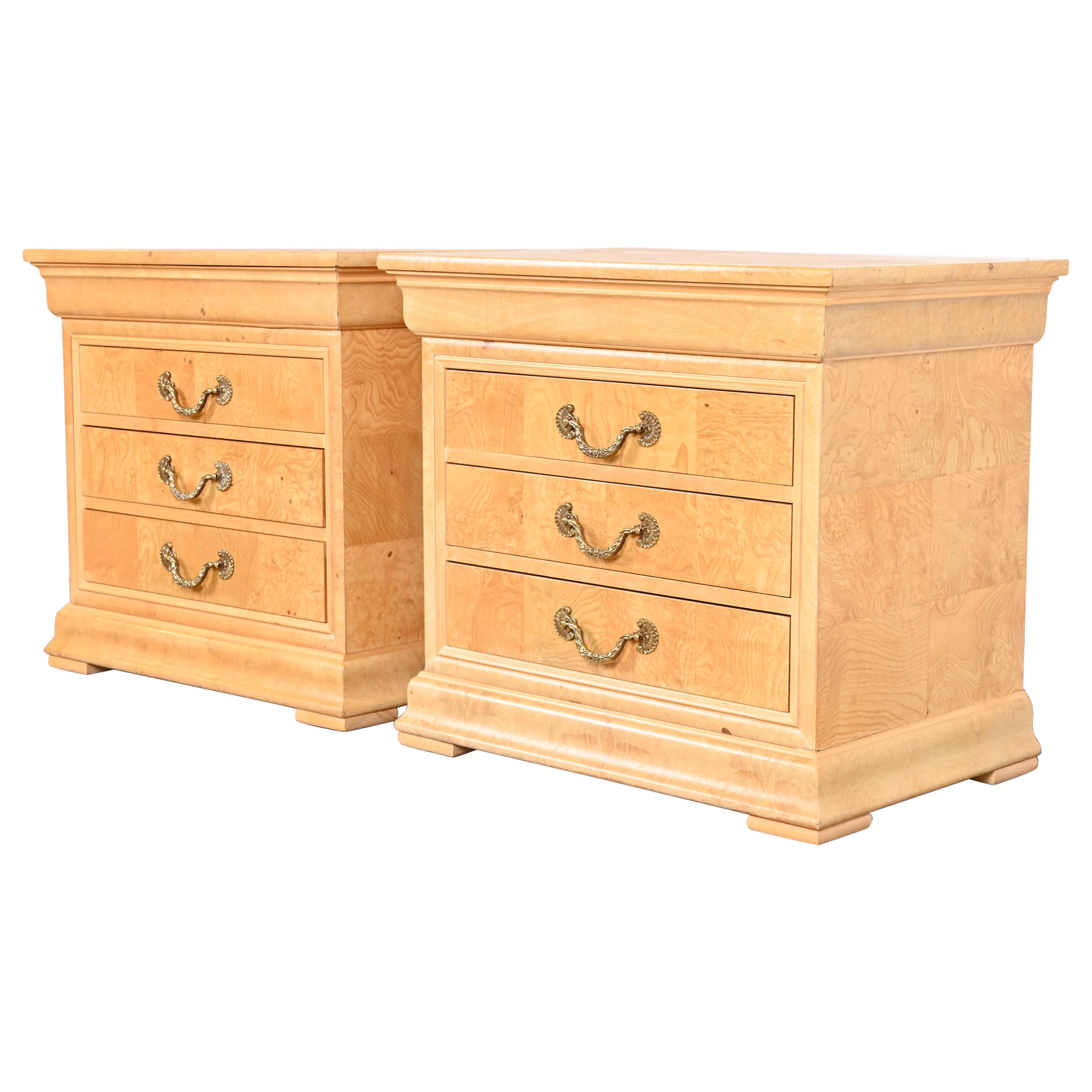 Comodini in legno di radica Charles X, coppia Henredon, Regenza Francese