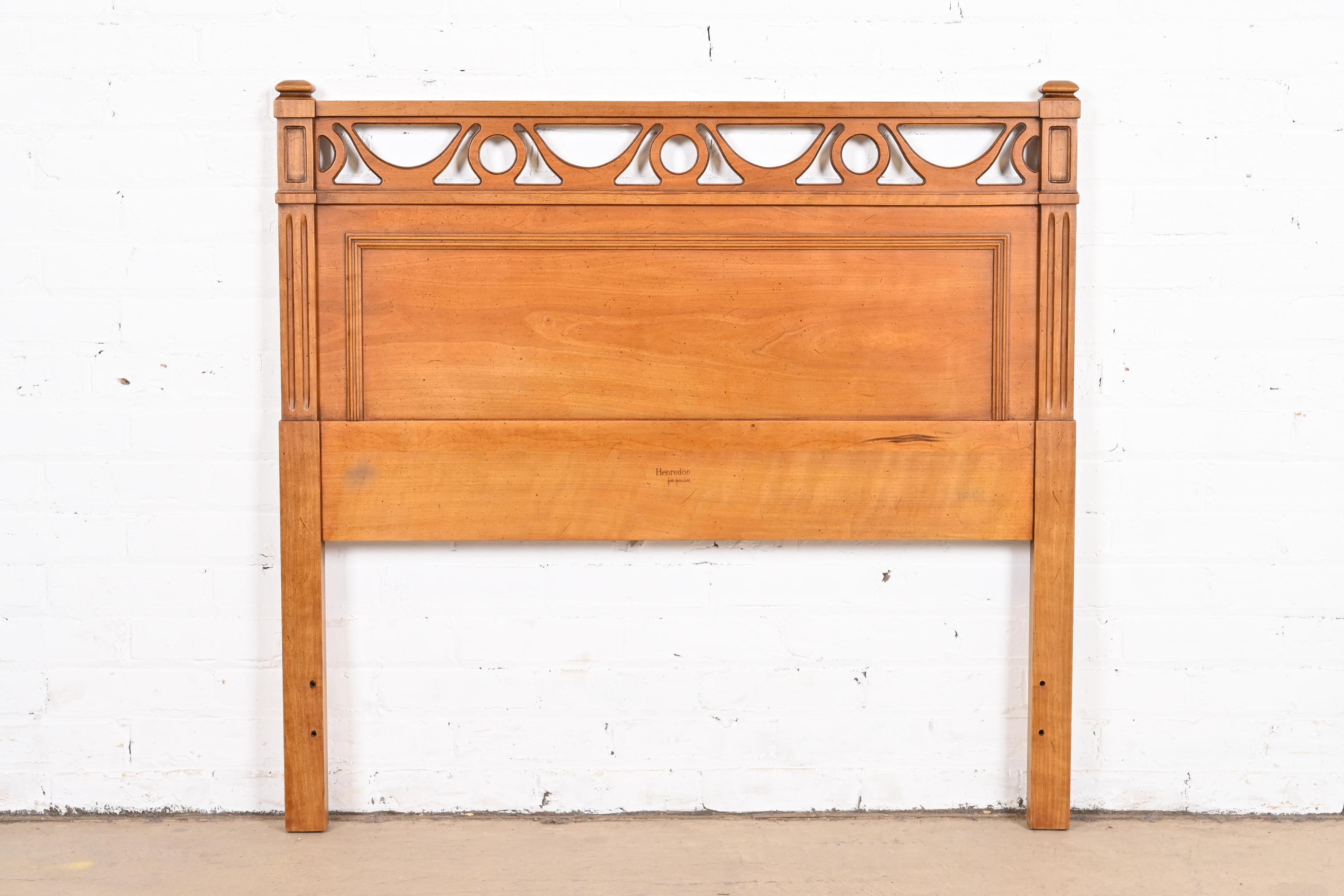 A beautiful French Regency Louis XVI style carved fruitwood twin Size headboard
By Henredon
USA, circa 1960s
Measures: 39.5