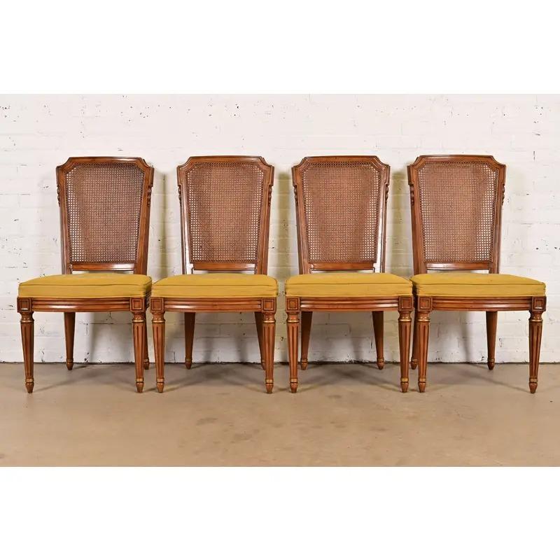 Americano Henredon - Sedie da pranzo in noce intagliate in stile Reggenza francese Luigi XVI, set di quattro persone