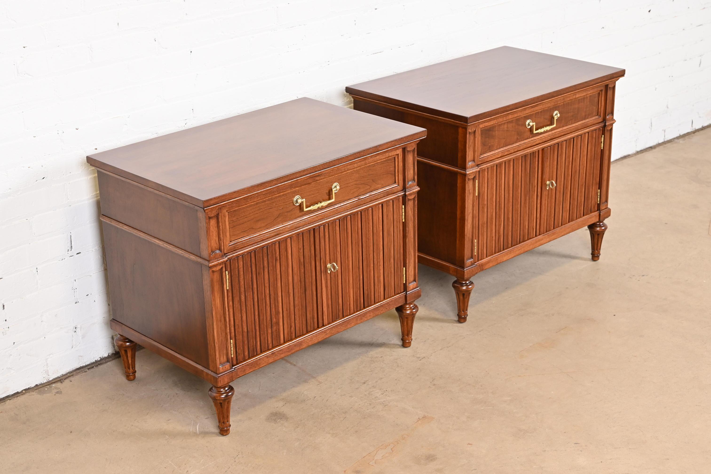 Mid-20th Century Henredon French Regency Louis XVI Carved Walnut Nightstands, Newly Refinished For Sale