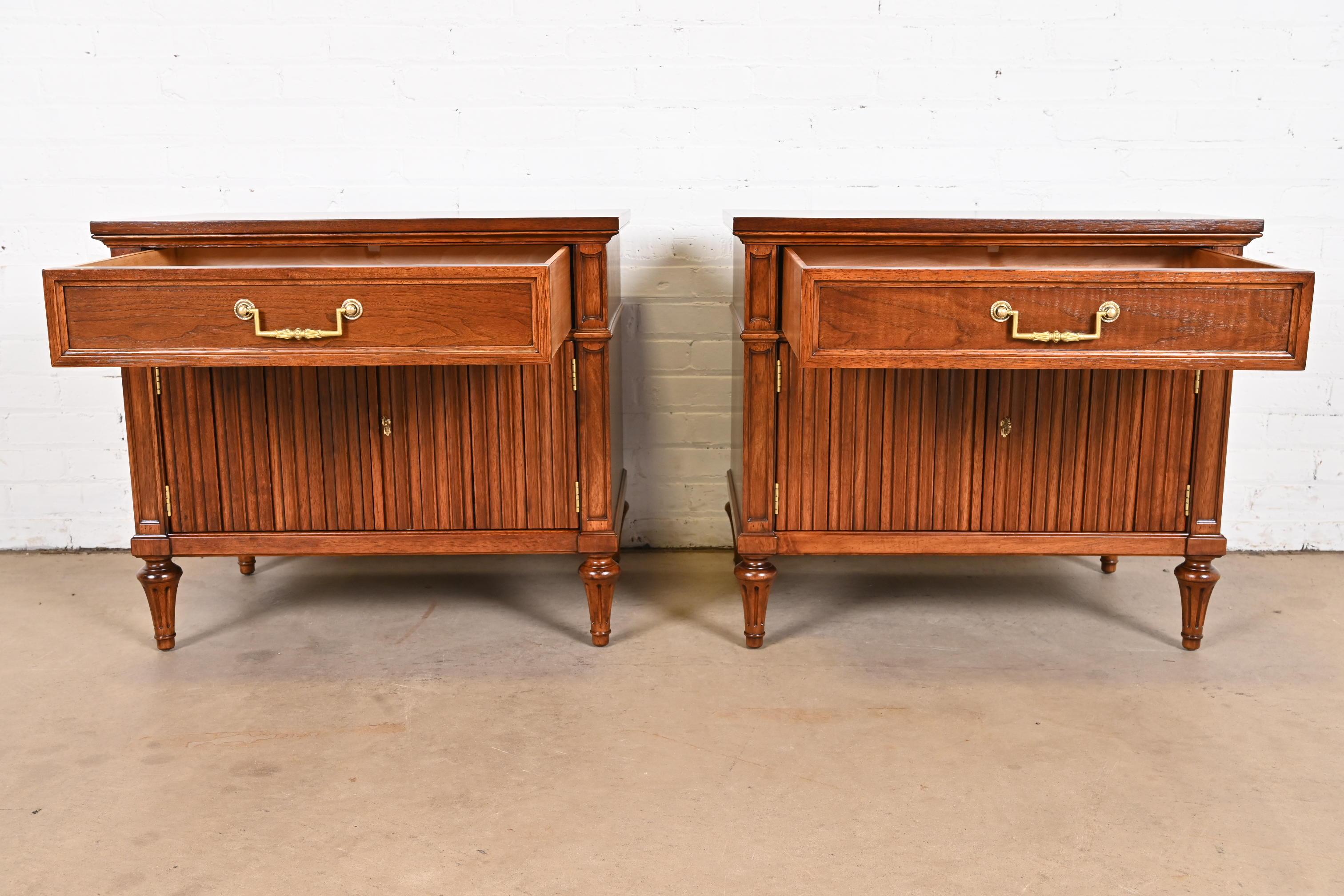 Brass Henredon French Regency Louis XVI Carved Walnut Nightstands, Newly Refinished For Sale
