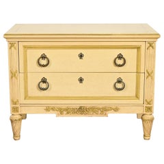 Commode de chevet Louis XVI Régence française laquée crème, Circa 1960s