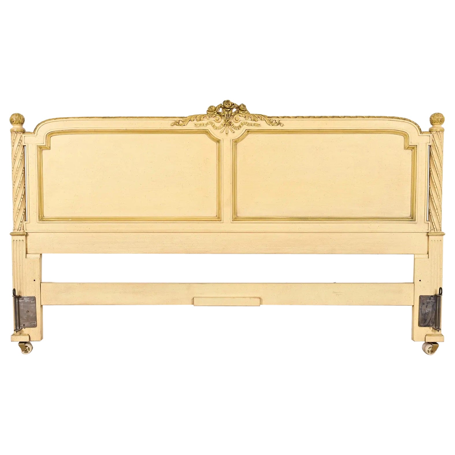 Henredon Testiera king size laccata crema Luigi XVI Regency francese in vendita