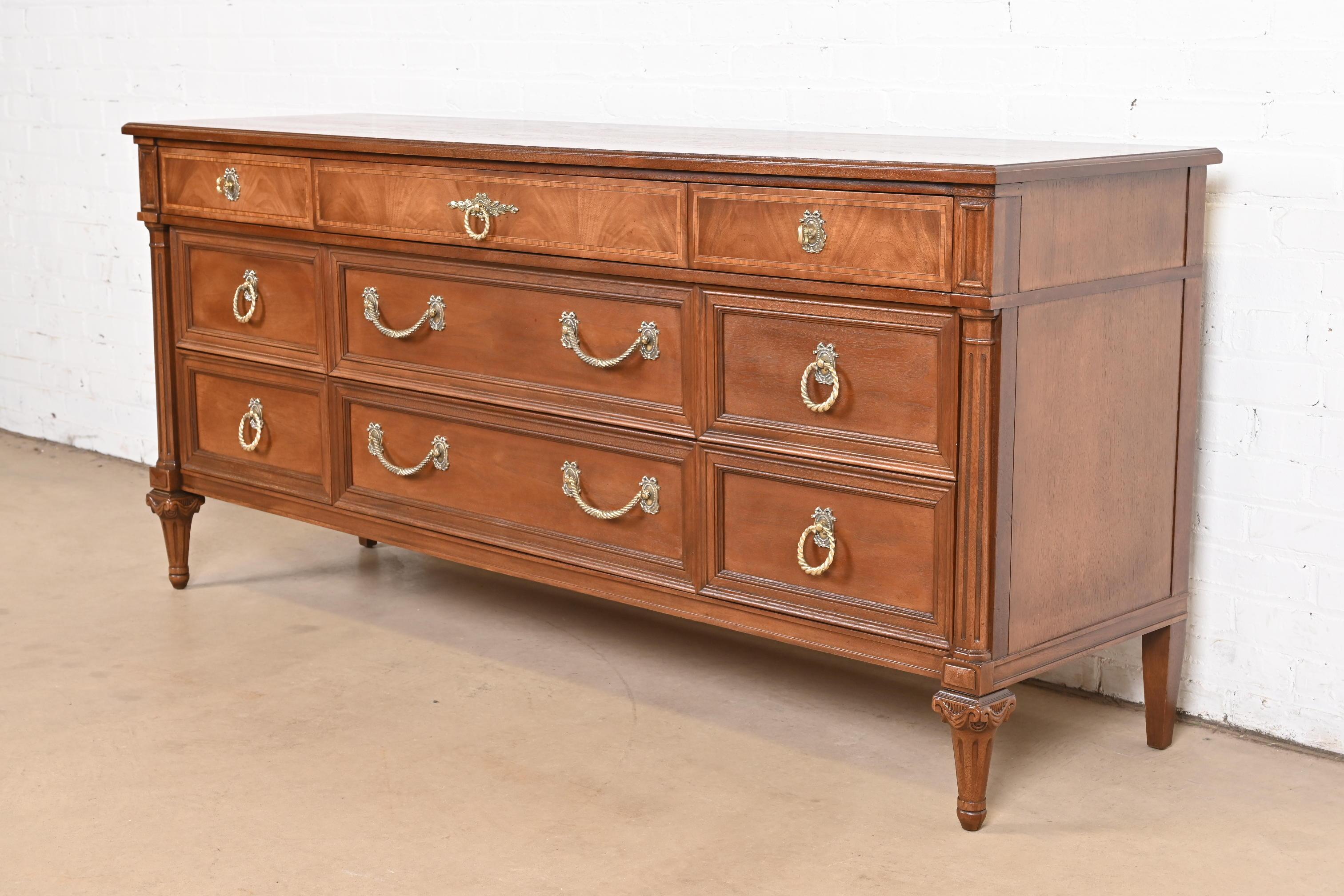 Henredon French Regency Louis XVI Mahogany Long Dresser or Credenza, Refinished In Good Condition For Sale In South Bend, IN