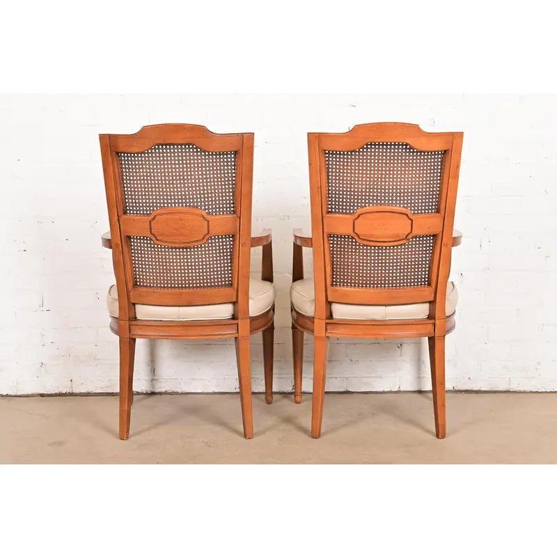 Sedie da pranzo con schienale in legno di noce Louis Cane, set di sei sedie, Henredon in vendita 4