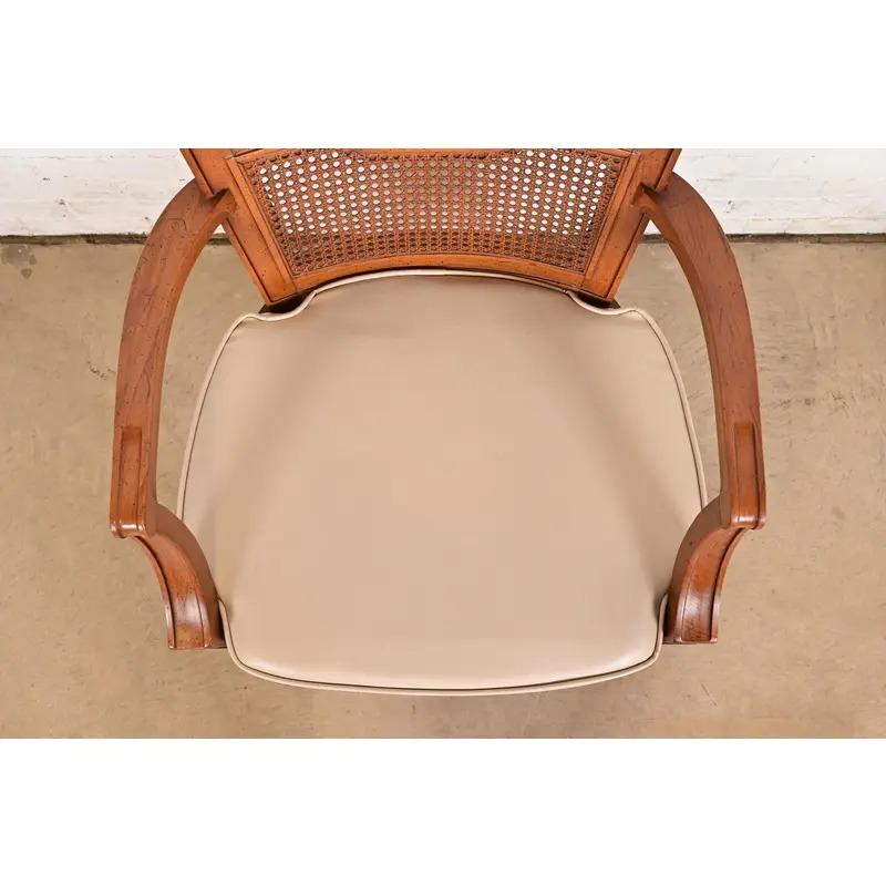 Sedie da pranzo con schienale in legno di noce Louis Cane, set di sei sedie, Henredon in vendita 2