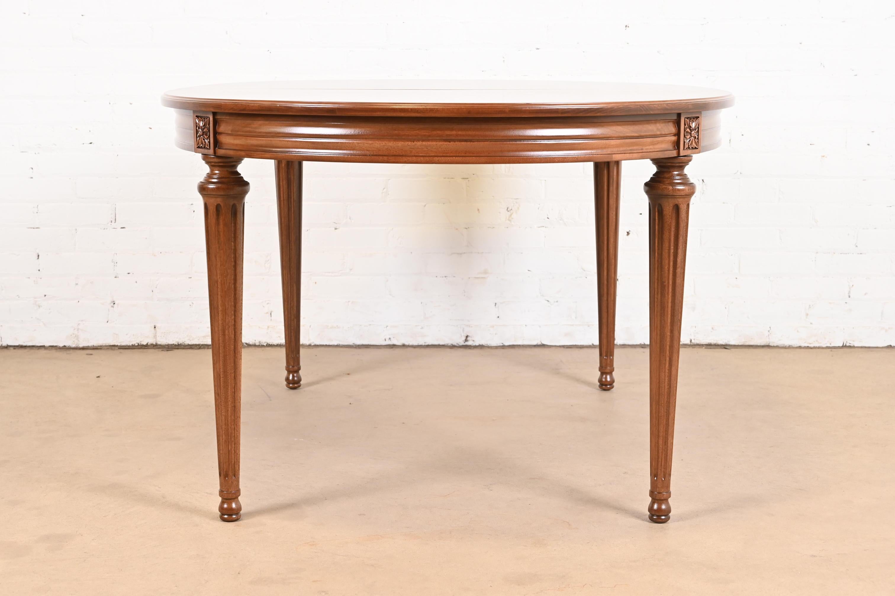 Henredon French Regency Louis XVI Walnut Dining Table, Newly Refinished For Sale 8