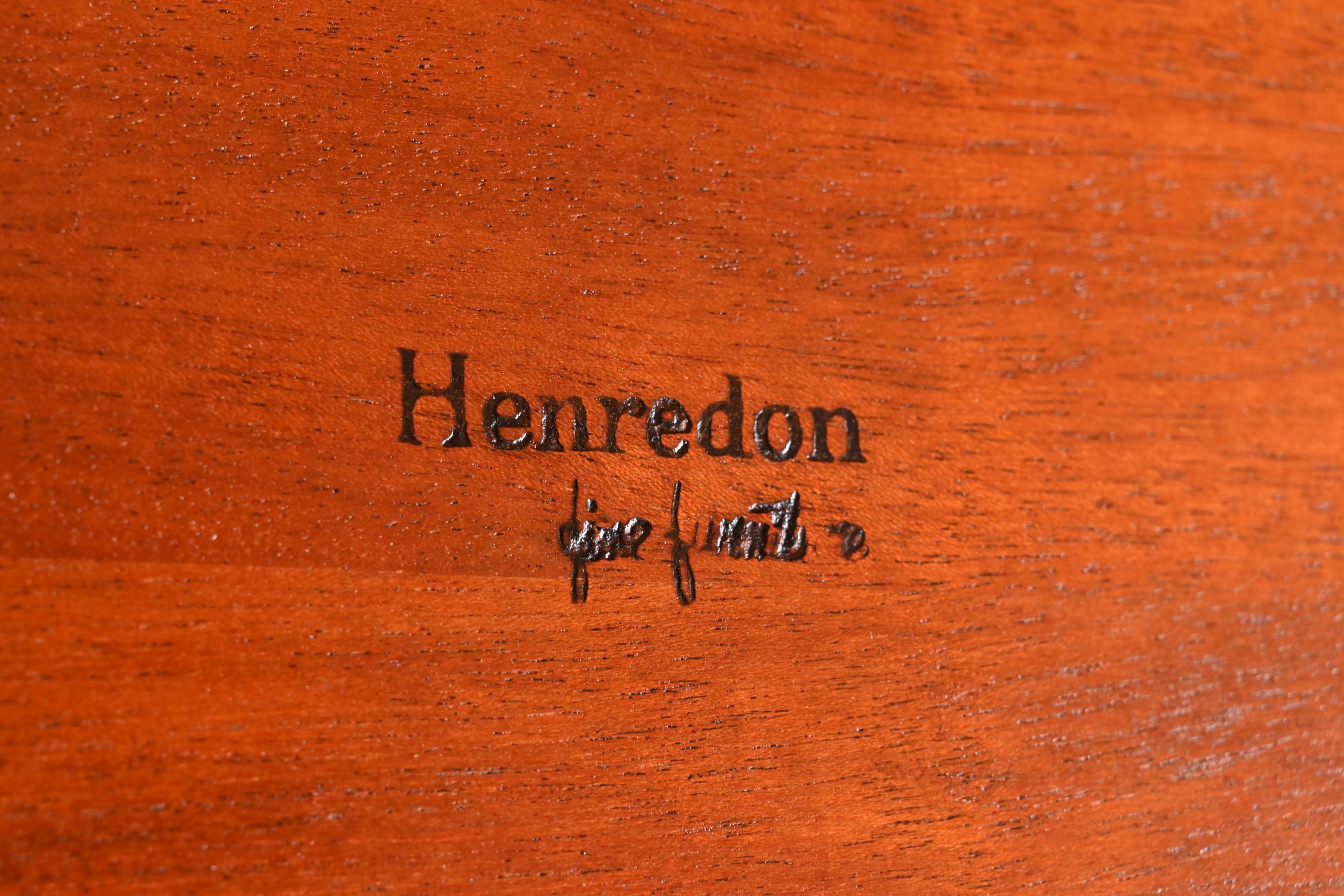 Henredon French Regency Louis XVI Walnut Dining Table, Newly Refinished For Sale 9