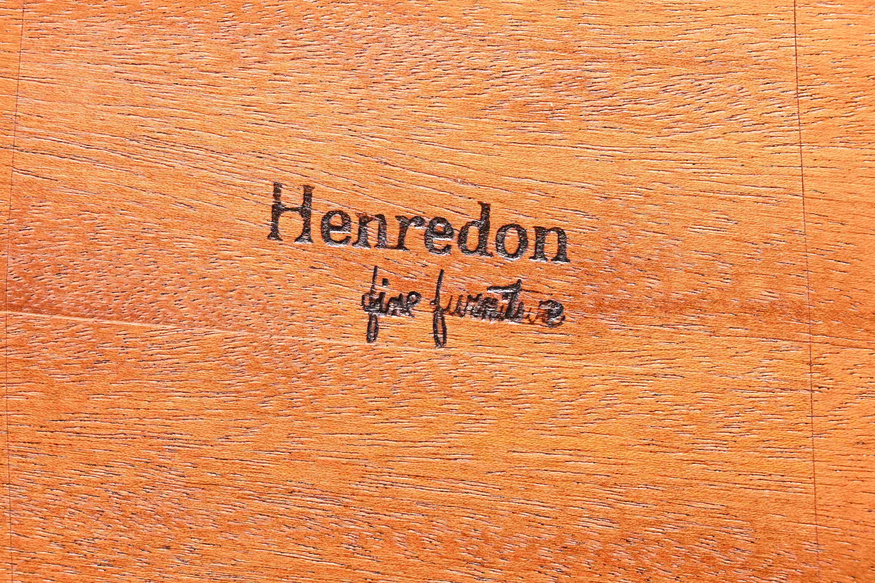Henredon French Regency Louis XVI Walnut Extension Dining Table, Refinished For Sale 7