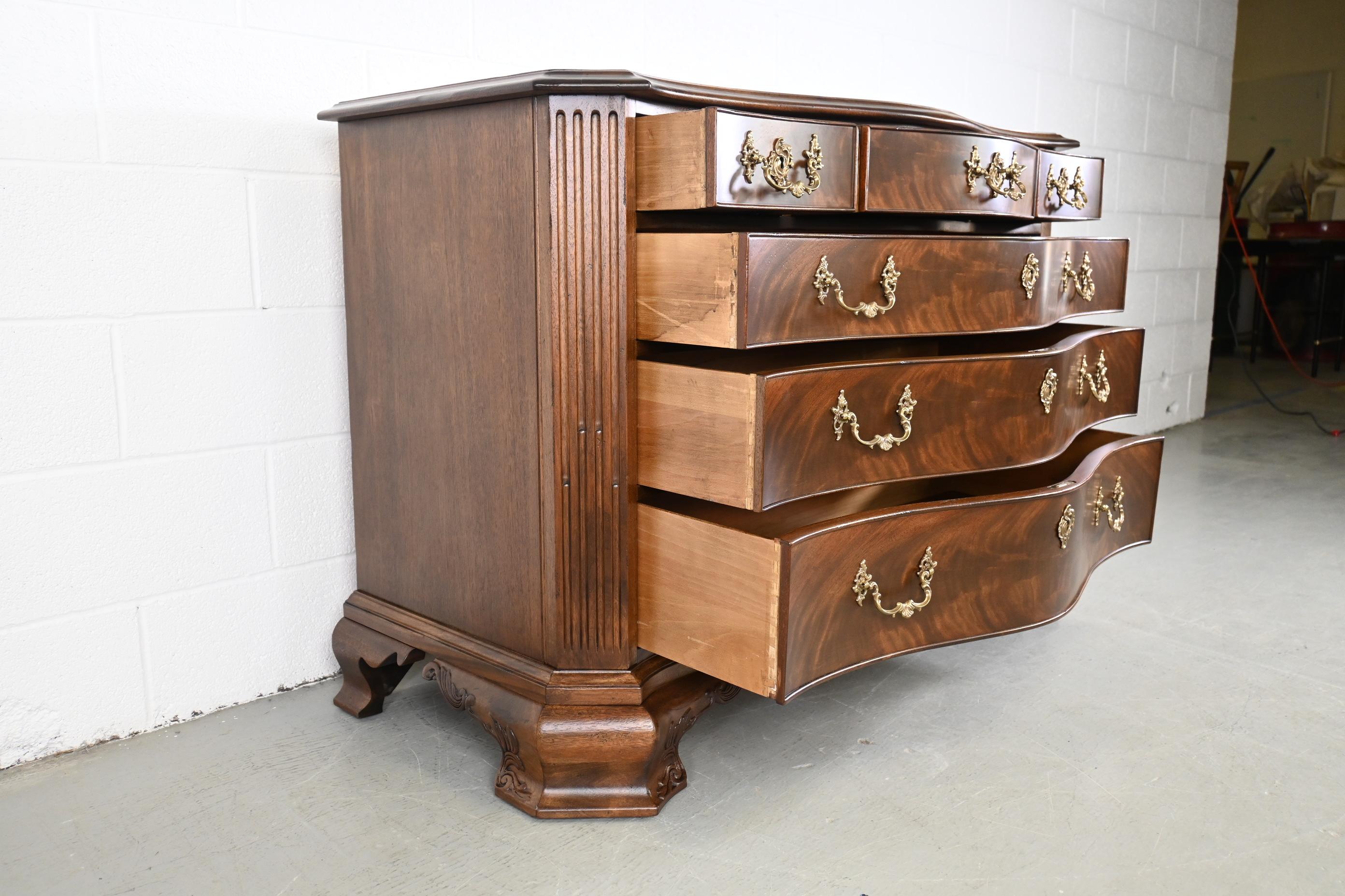 Henredon French Style Chest of Drawers 4