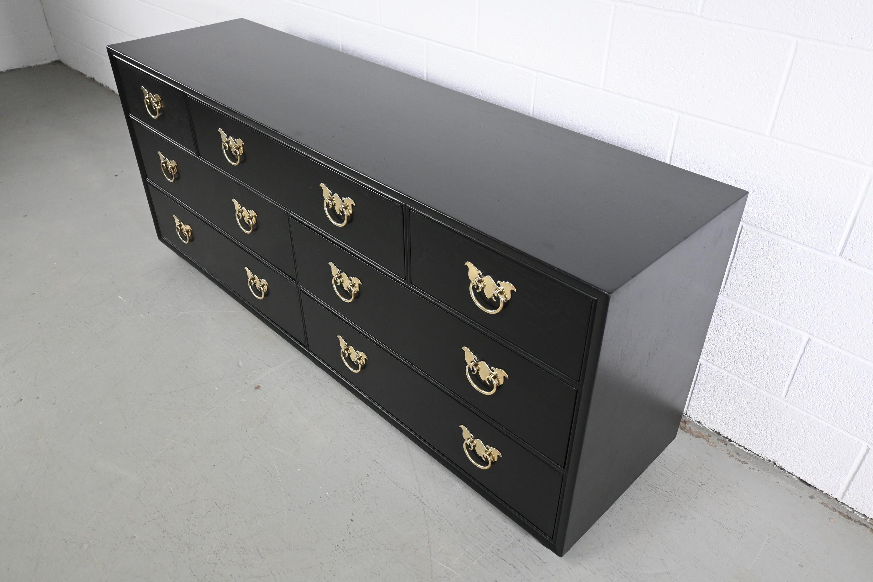 Late 20th Century Henredon Furniture Chinese Chippendale Black Lacquered Dresser