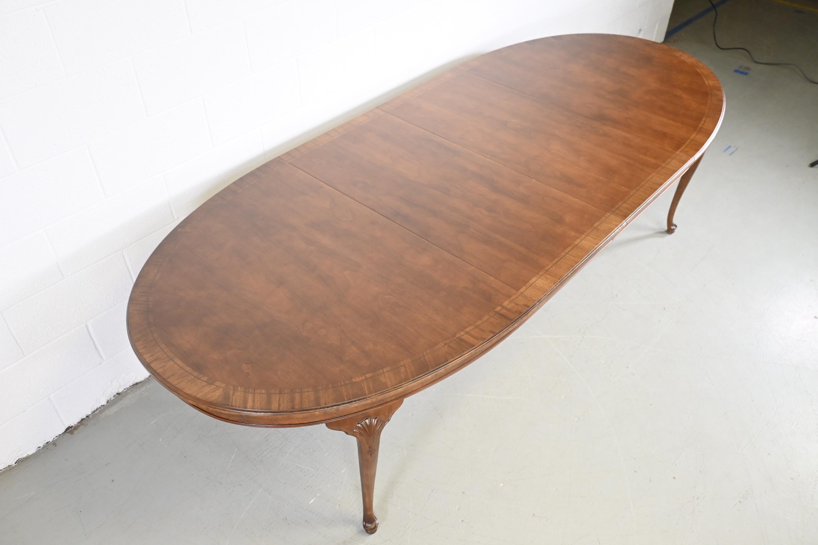 Late 20th Century Henredon Furniture French Queen Anne Extension Dining Table