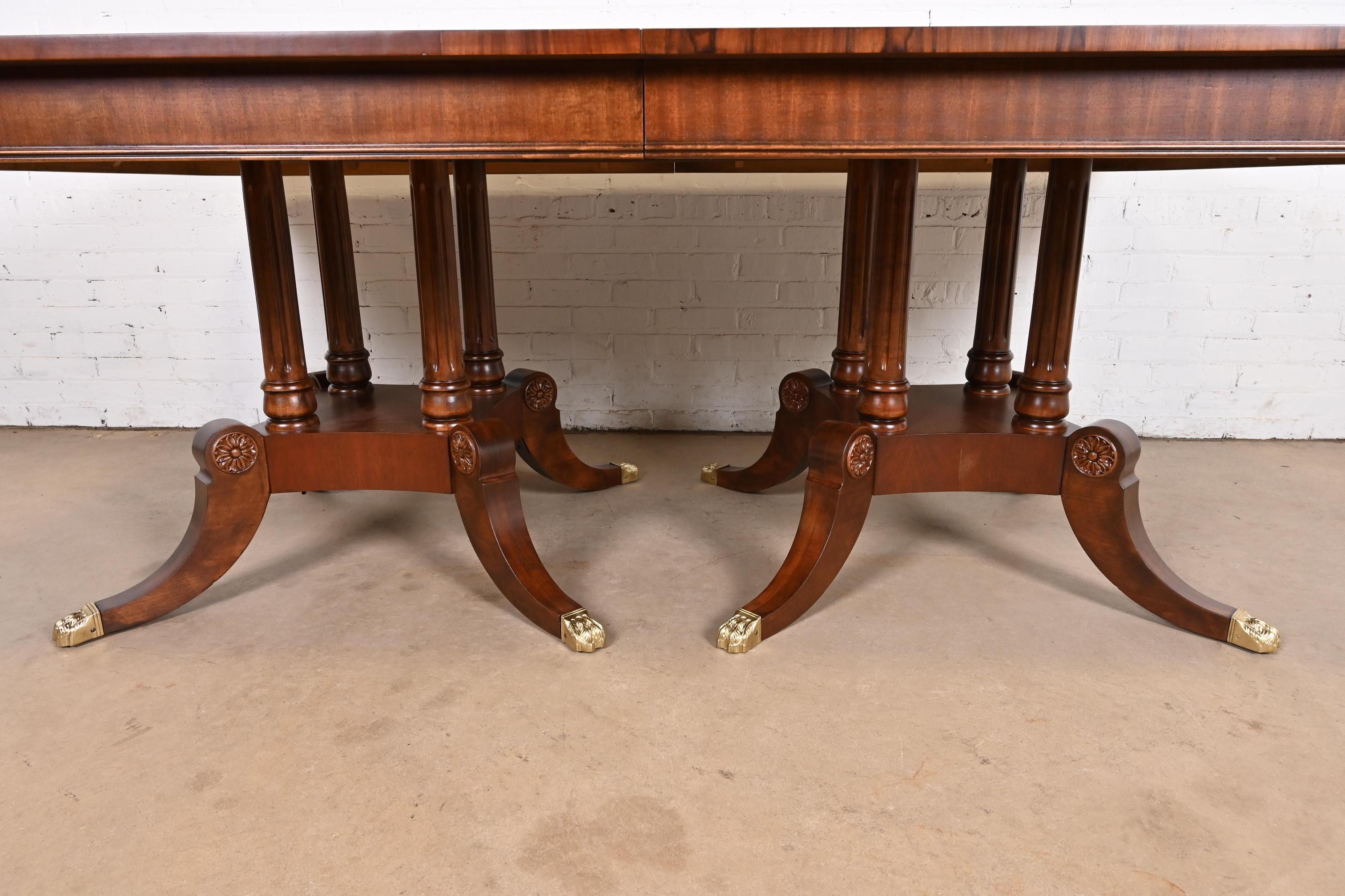 Henredon Georgian Banded Flame Mahogany Double Pedestal Extension Dining Table 4