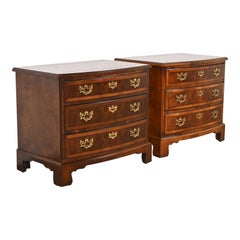 Henredon Georgian Banded Mahogany and Burl Wood Bow Front Bedside Chests, Pair