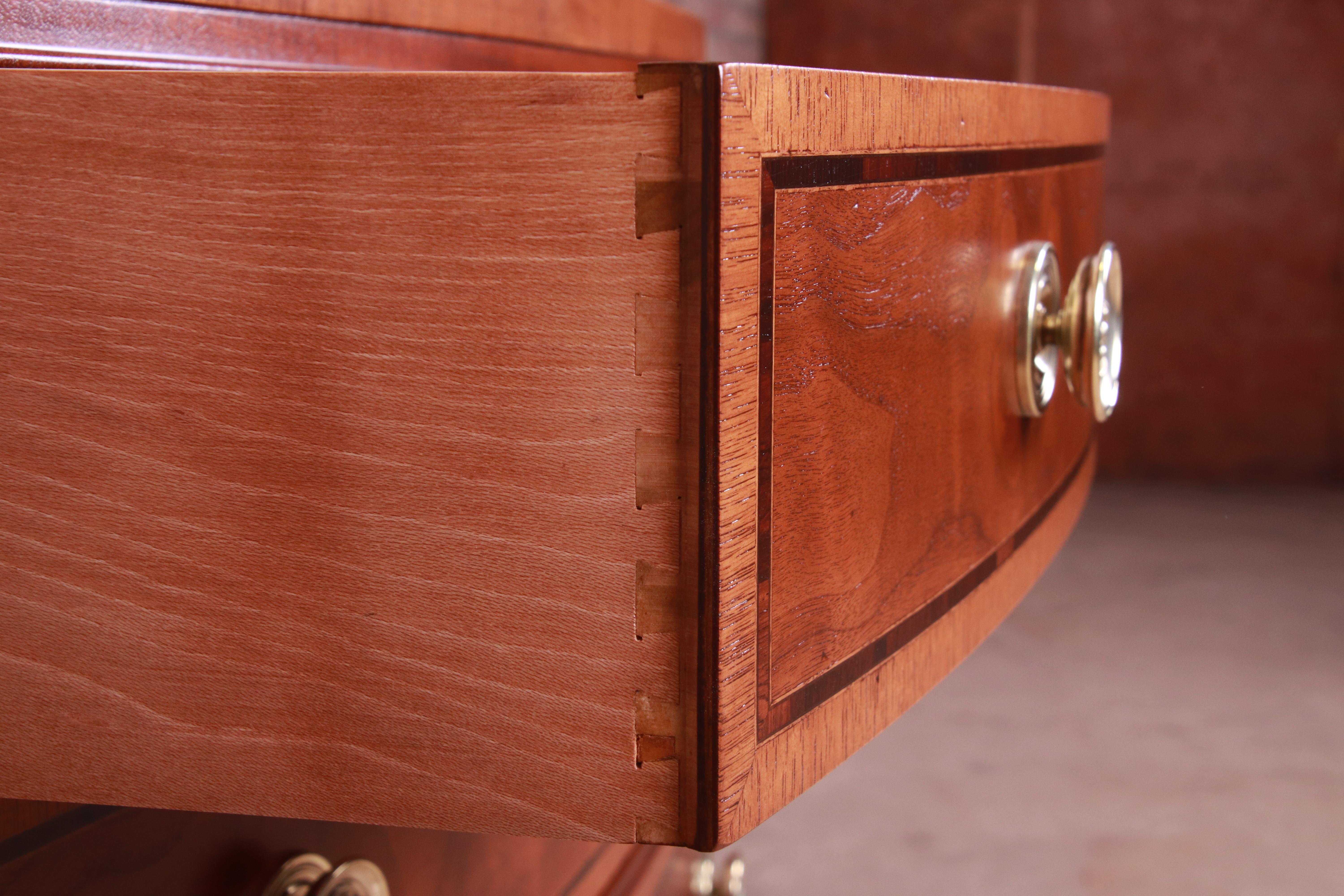 Henredon Georgian Banded Mahogany Bow Front Bachelor Chest, Newly Restored 7