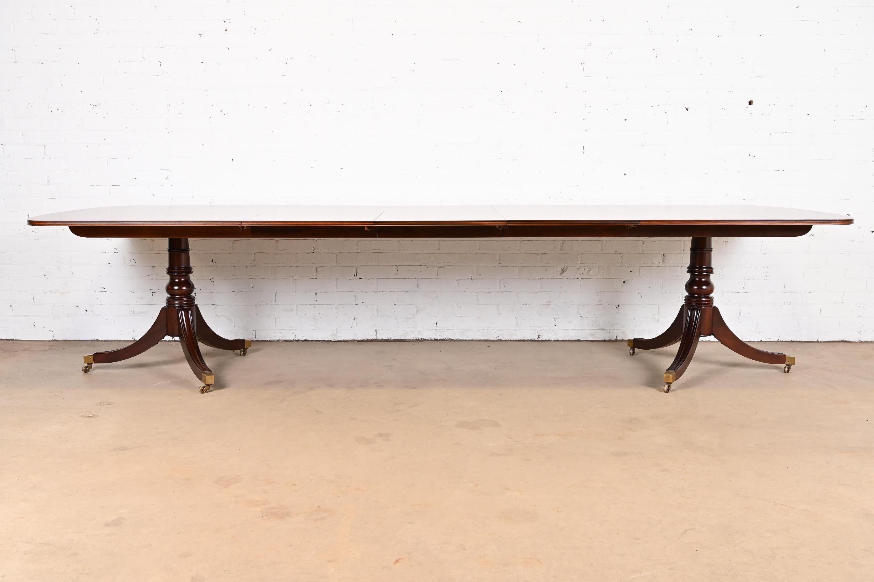 American Henredon Georgian Banded Mahogany Double Pedestal Dining Table, Newly Refinished For Sale