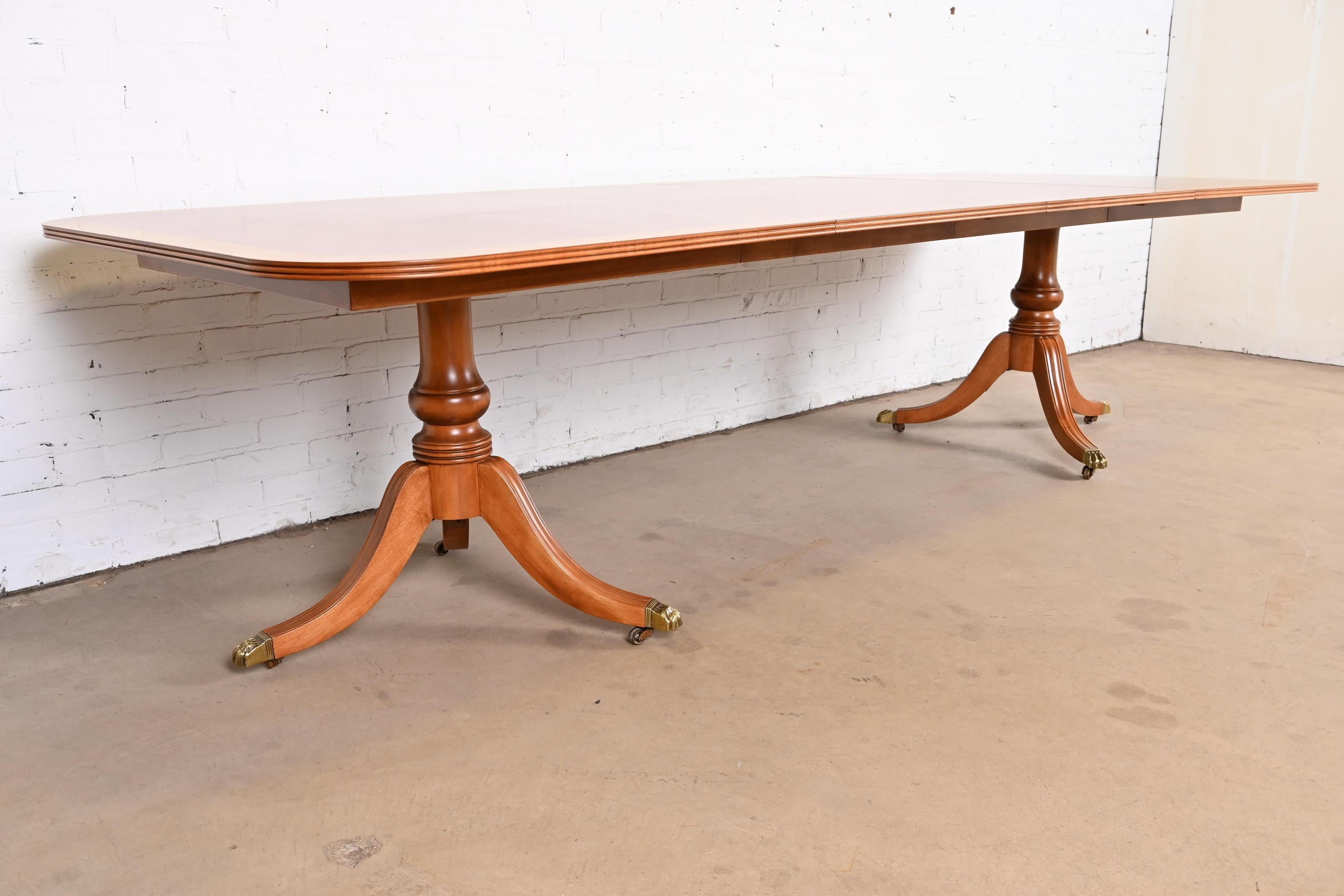 20th Century Henredon Georgian Banded Mahogany Double Pedestal Dining Table, Newly Refinished For Sale