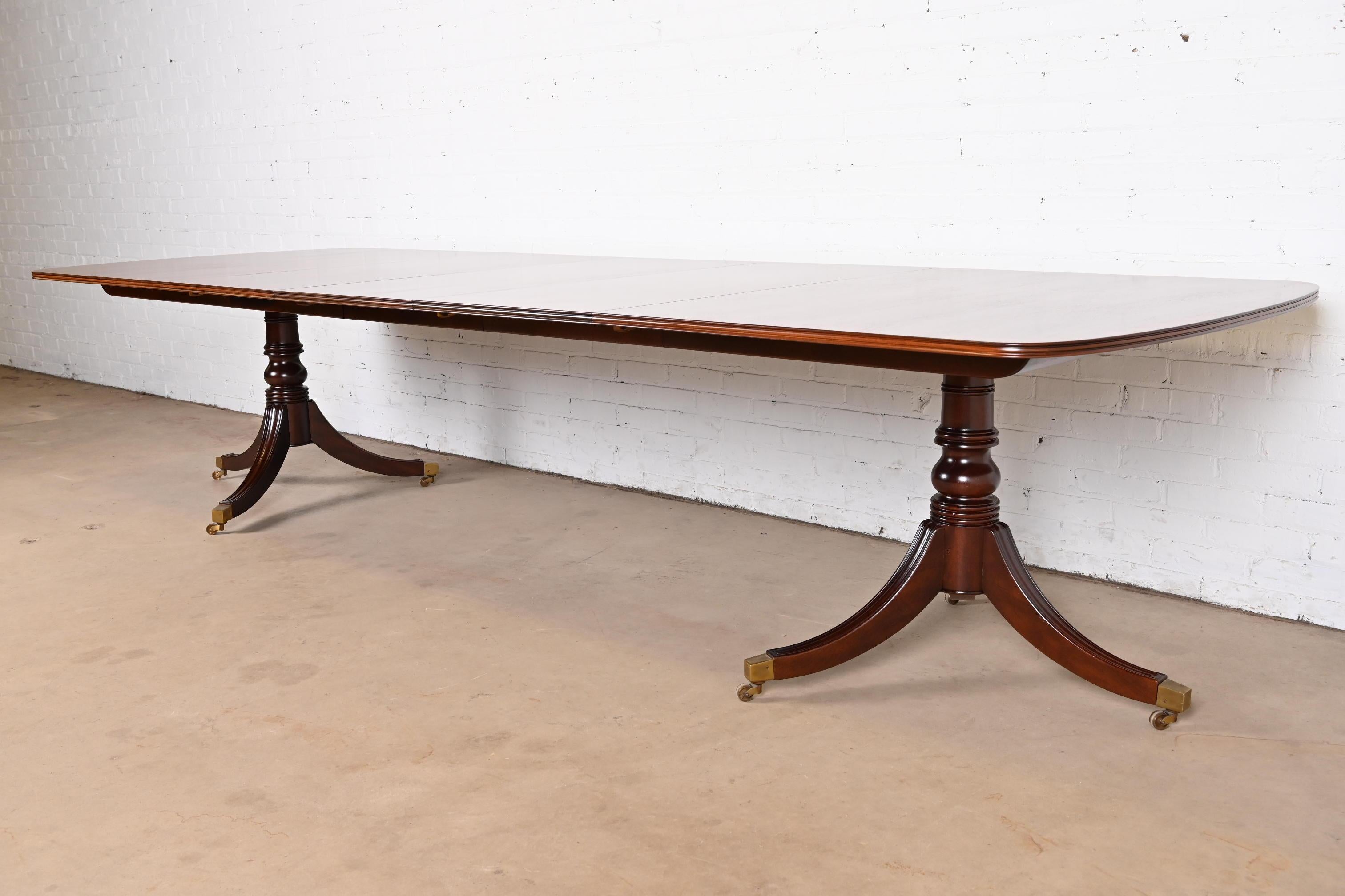 Late 20th Century Henredon Georgian Banded Mahogany Double Pedestal Dining Table, Newly Refinished For Sale