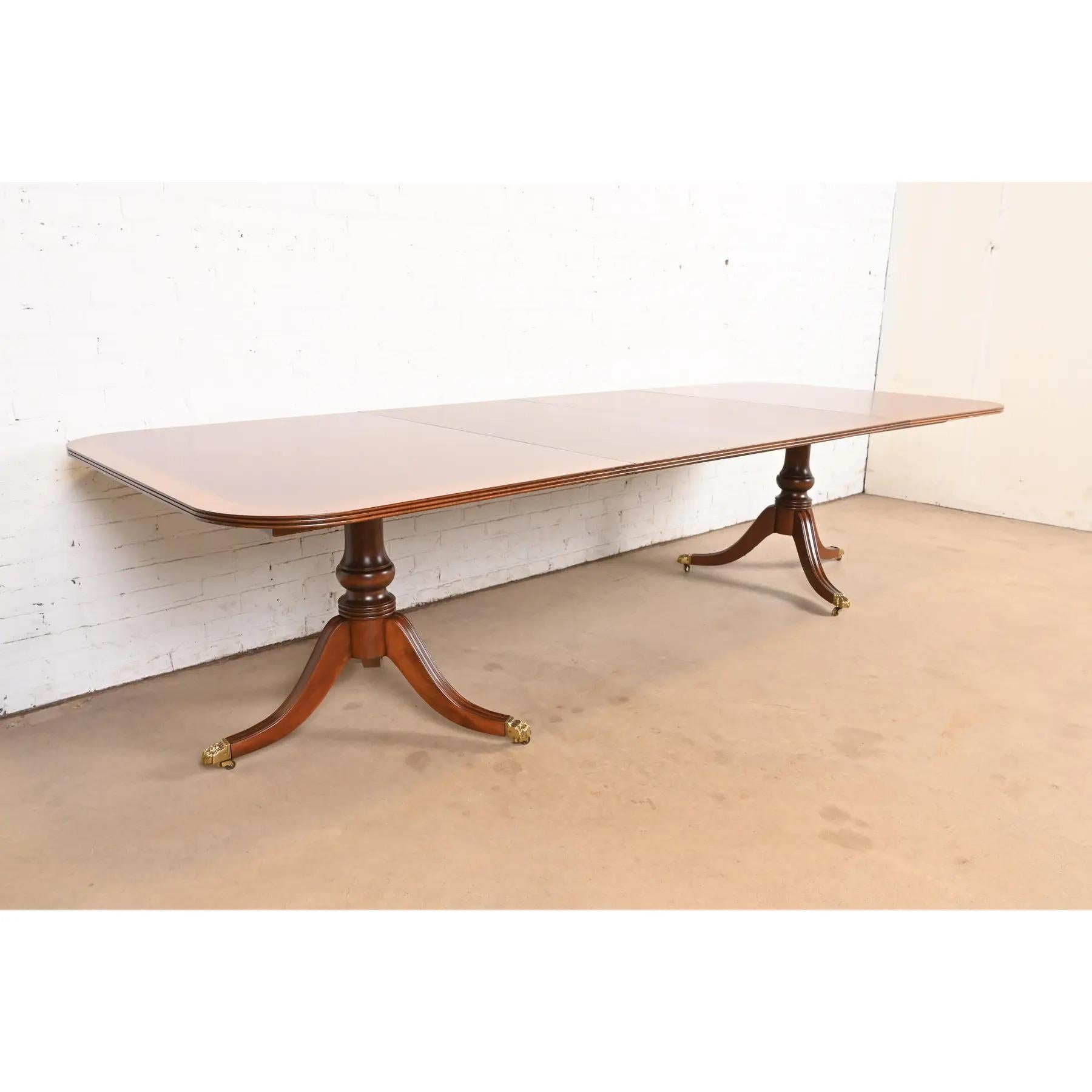 American Henredon Georgian Banded Mahogany Double Pedestal Dining Table, Refinished For Sale