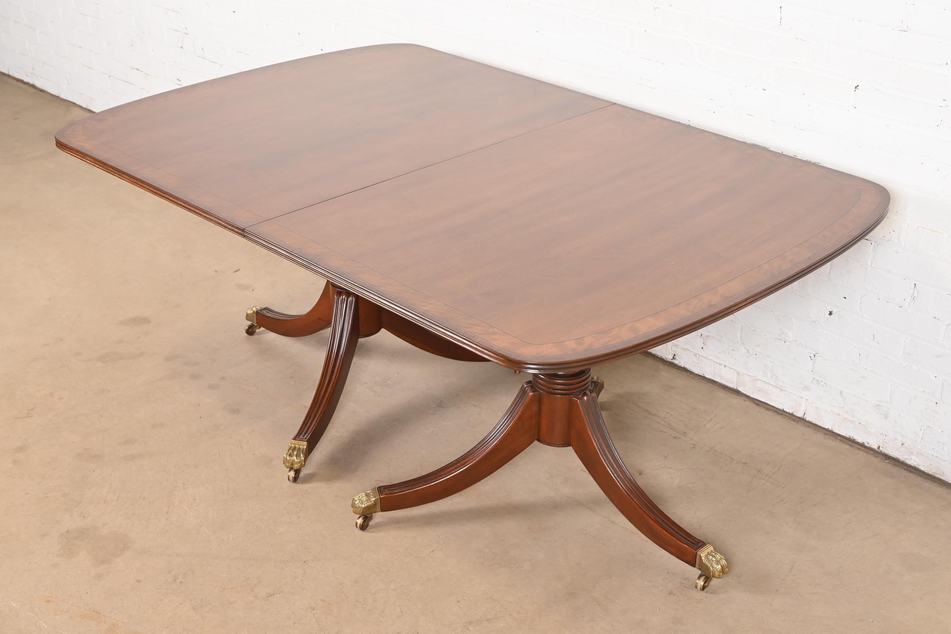Henredon Georgian Banded Mahogany Double Pedestal Dining Table, Refinished For Sale 3