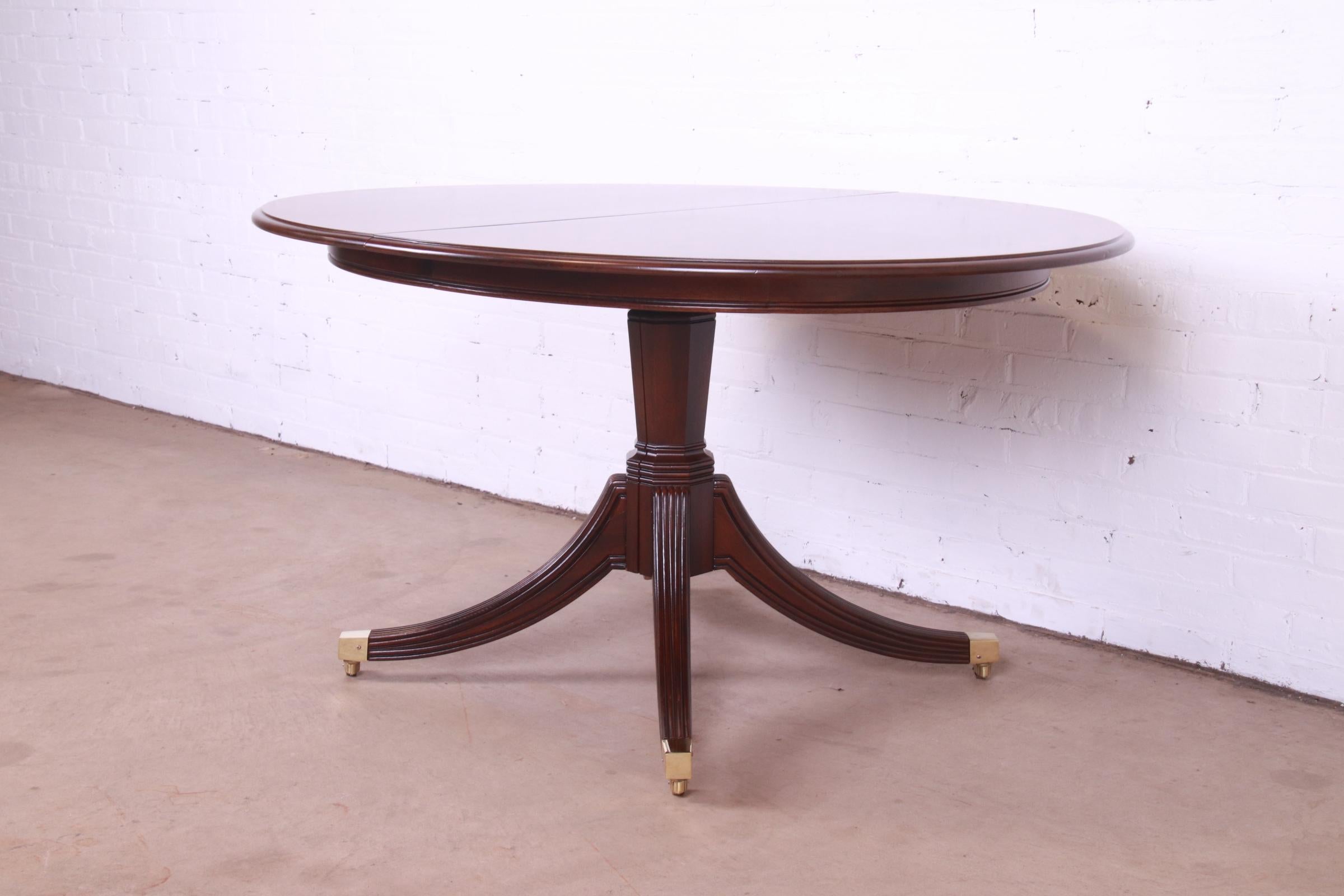 Brass Henredon Georgian Banded Mahogany Double Pedestal Extension Dining Table