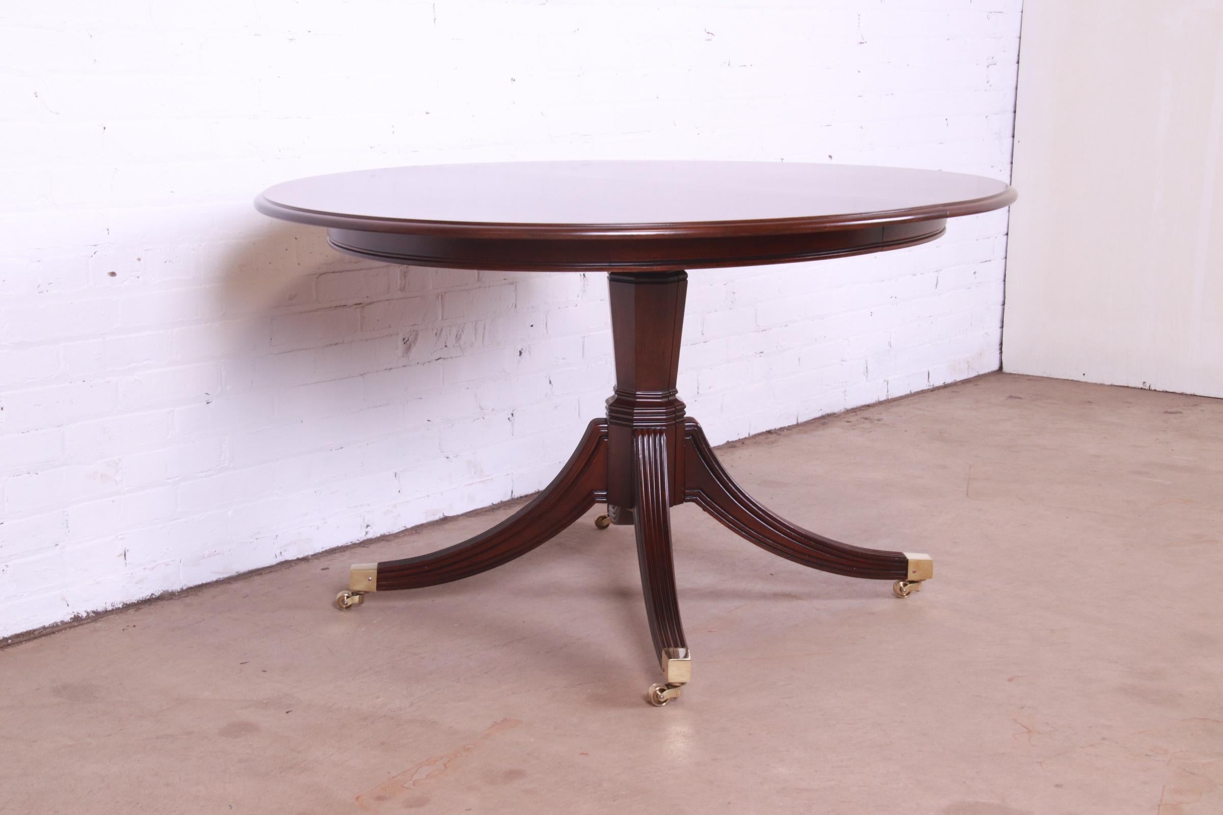 Henredon Georgian Banded Mahogany Double Pedestal Extension Dining Table 2