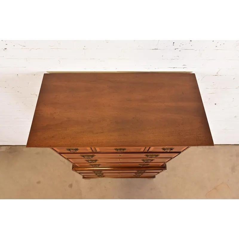 Henredon Georgian Banded Mahogany Highboy Dresser in vendita 5